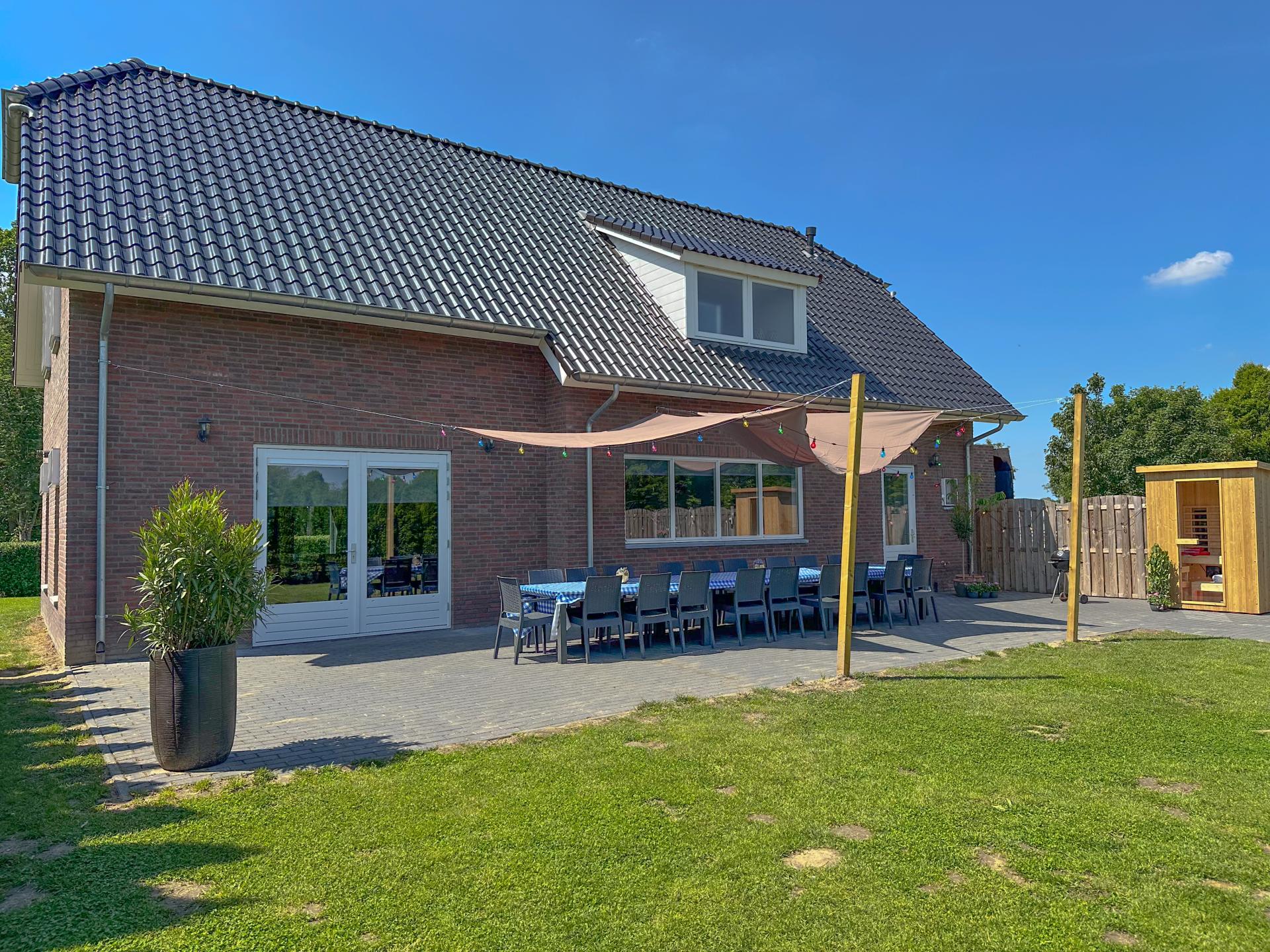 Vrijstaand familiehuis met spabad en grote tuin voor 18 personen in Haps - foto 36