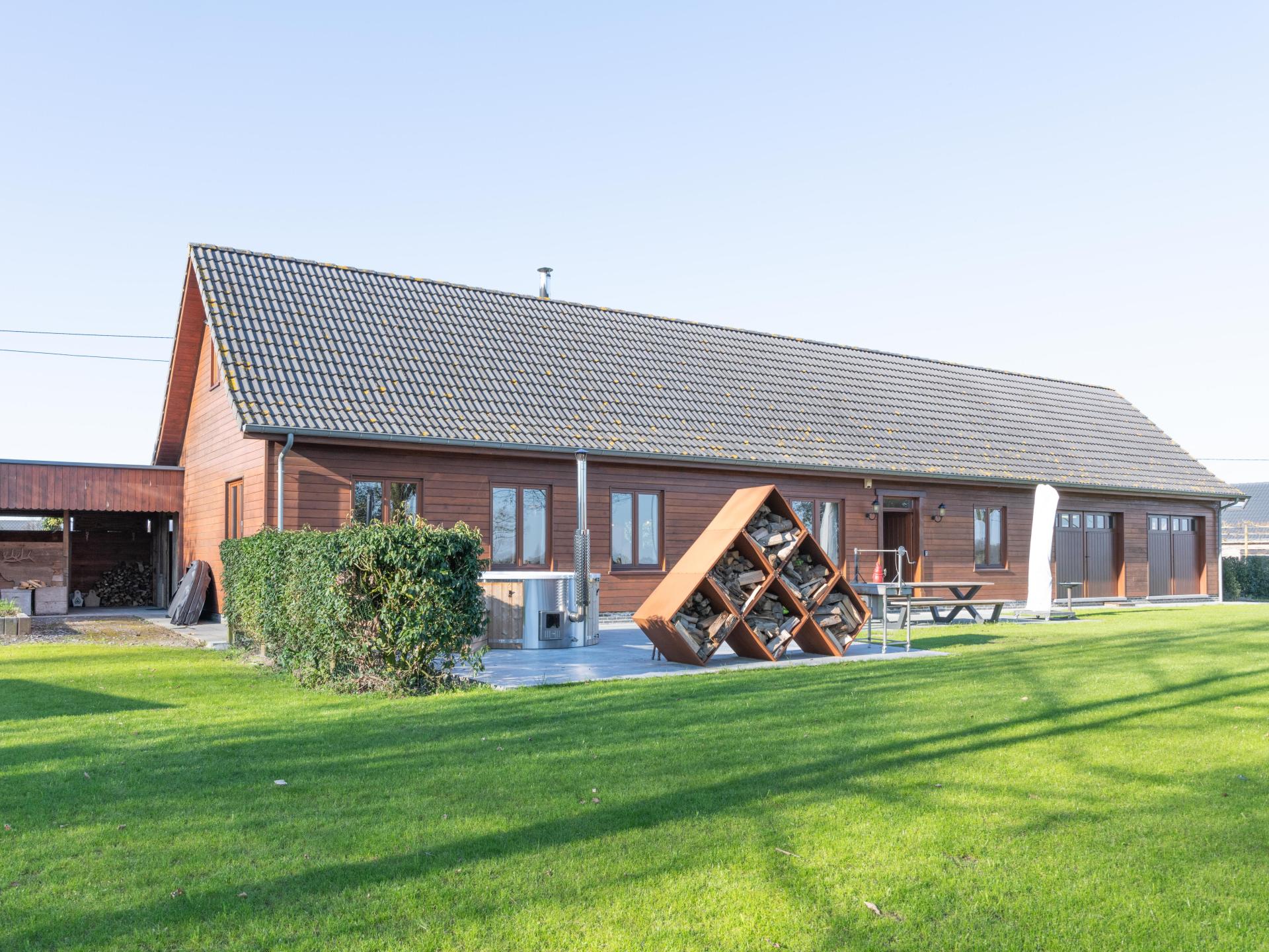 8-persoons vakantiehuis met spa bad en tuin in Zwevezele - foto 1