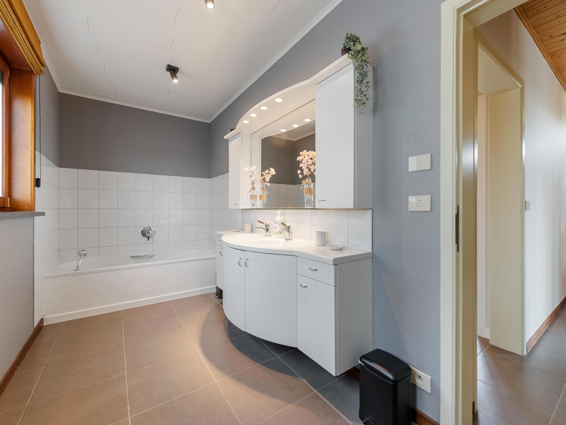 8-persoons vakantiehuis met spa bad en tuin in Zwevezele - foto 16