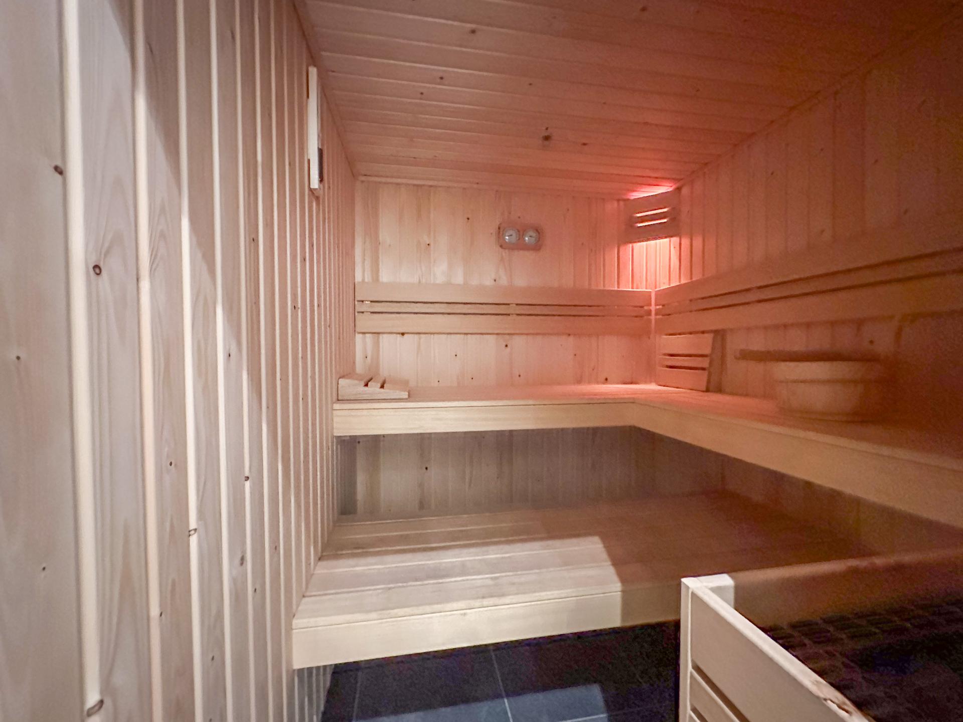 Luxe wellnessvilla voor 8 personen op 500m van het strand in Colijnsplaat - foto 11