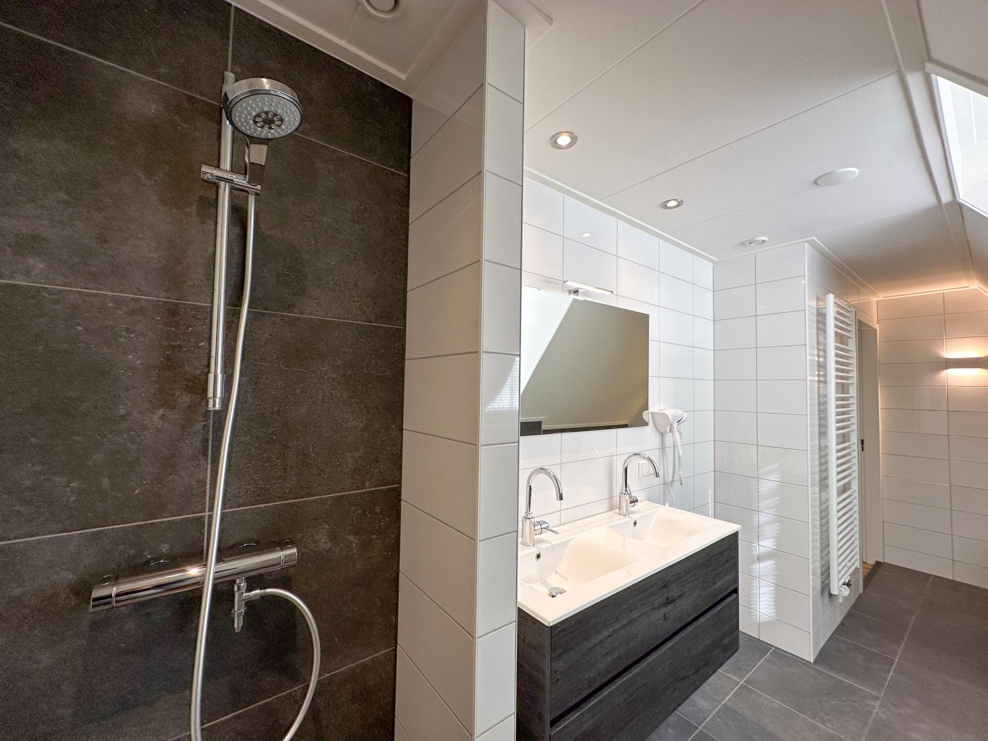 Luxe wellnessvilla voor 8 personen op 500m van het strand in Colijnsplaat - foto 17