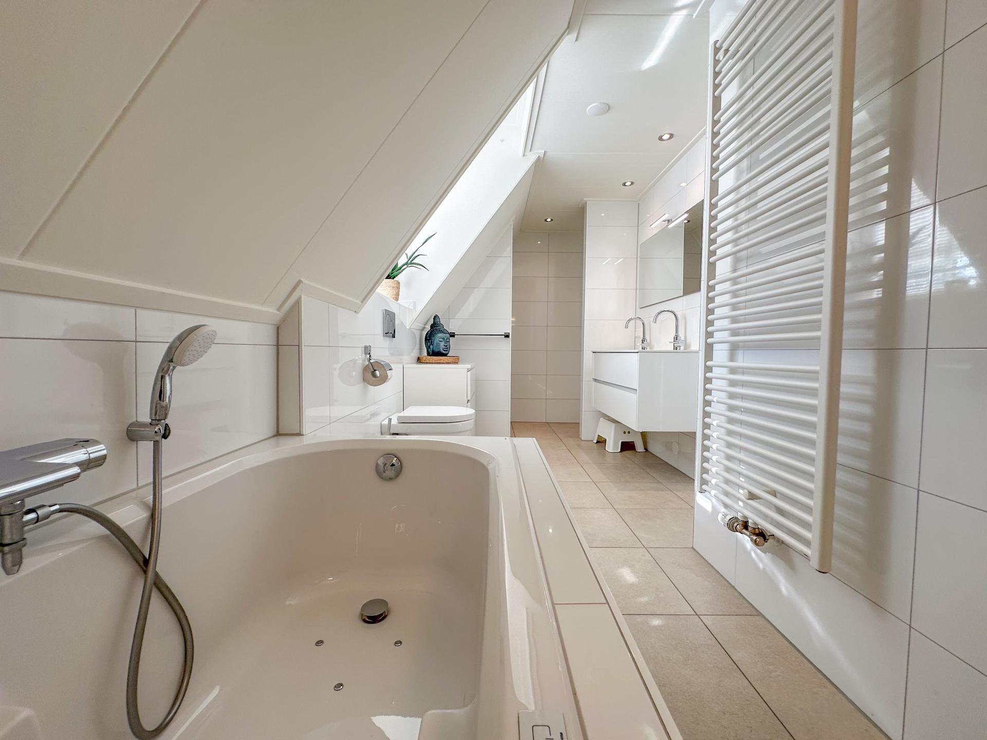 Luxe wellnessvilla aan zee in Colijnsplaat – sauna, bubbelbad en strand op 500m - foto 24