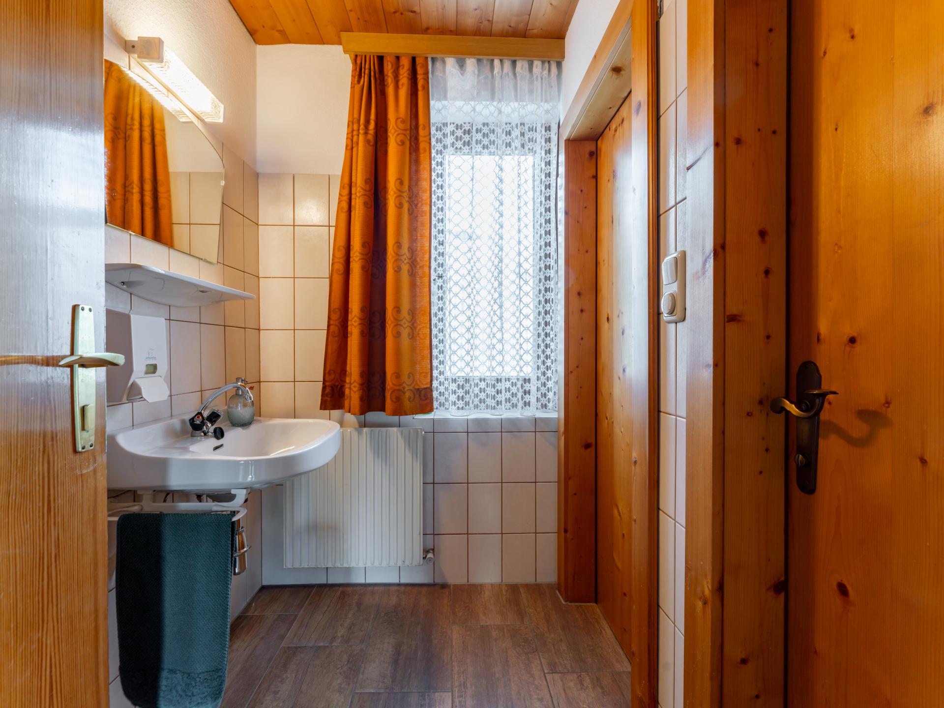 Ruime groepsaccommodatie voor 15 personen aan de skipiste in Niedernsill - foto 8