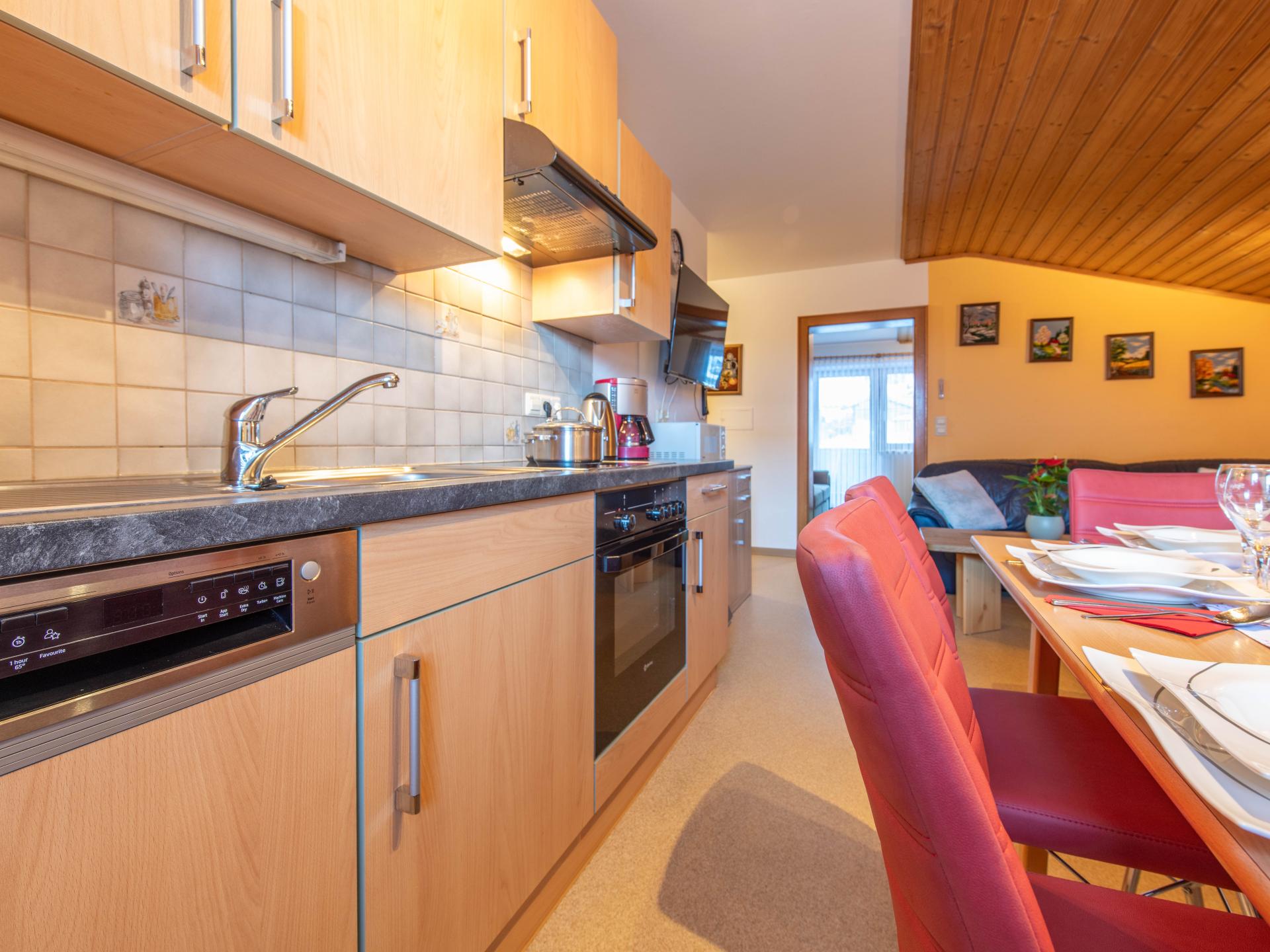 Ruim appartement voor 8 personen aan de skipiste in Altenmarkt im Pongau - foto 6