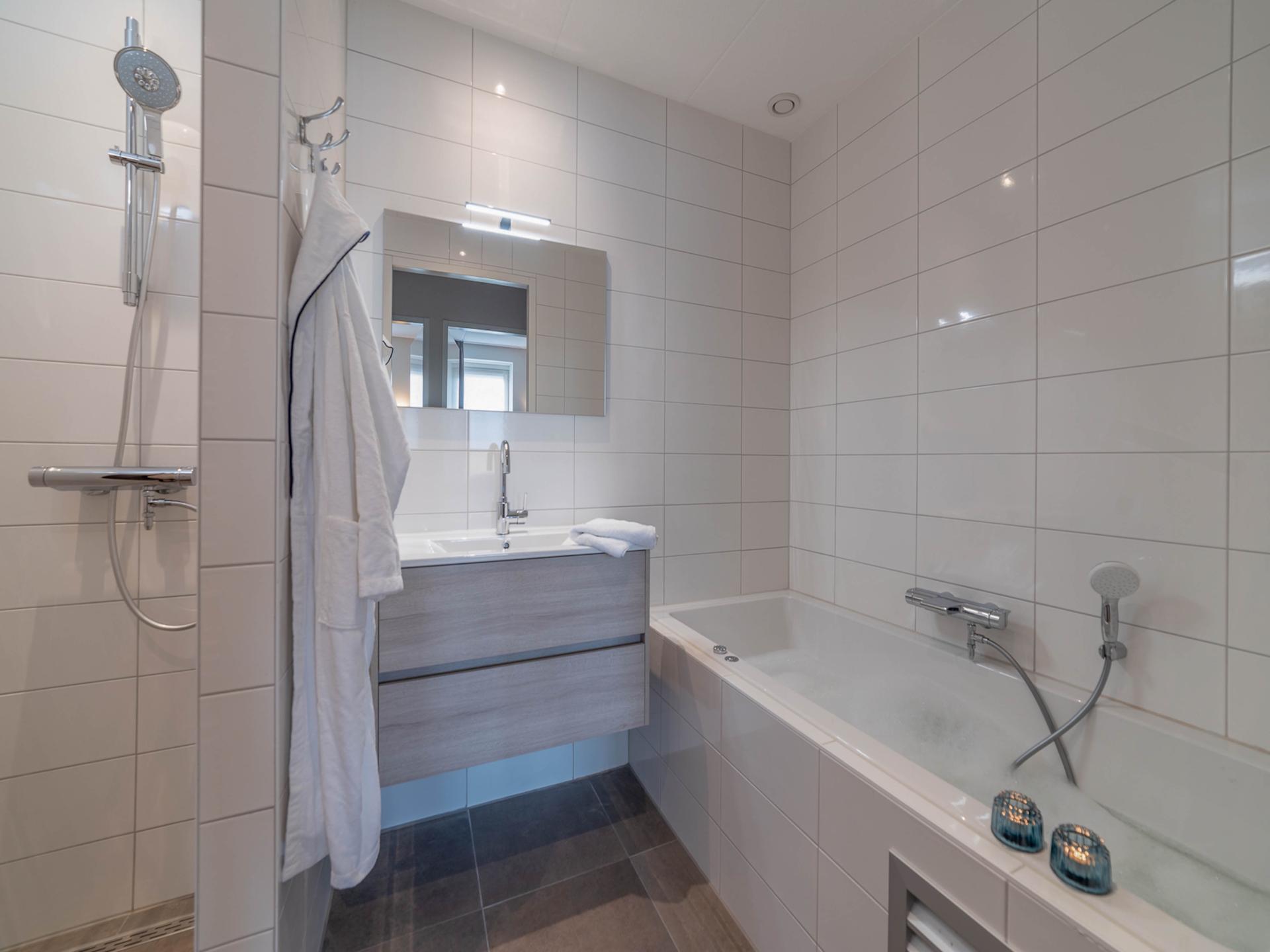 Luxe appartement met sauna en spa-bad op 500m van het Noordzeestrand - foto 8