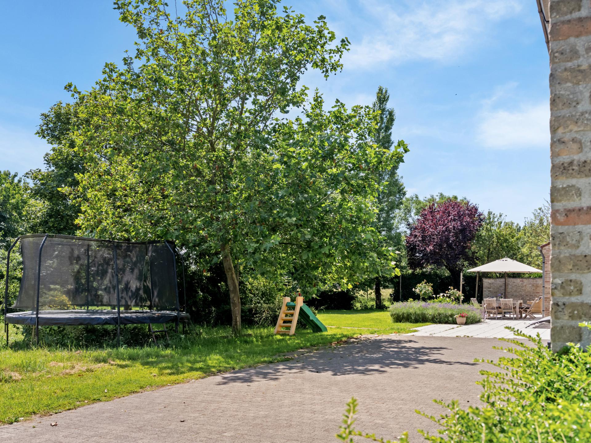 8-persoons vrijstaand vakantiehuis in Diksmuide met sauna en tuin - foto 11