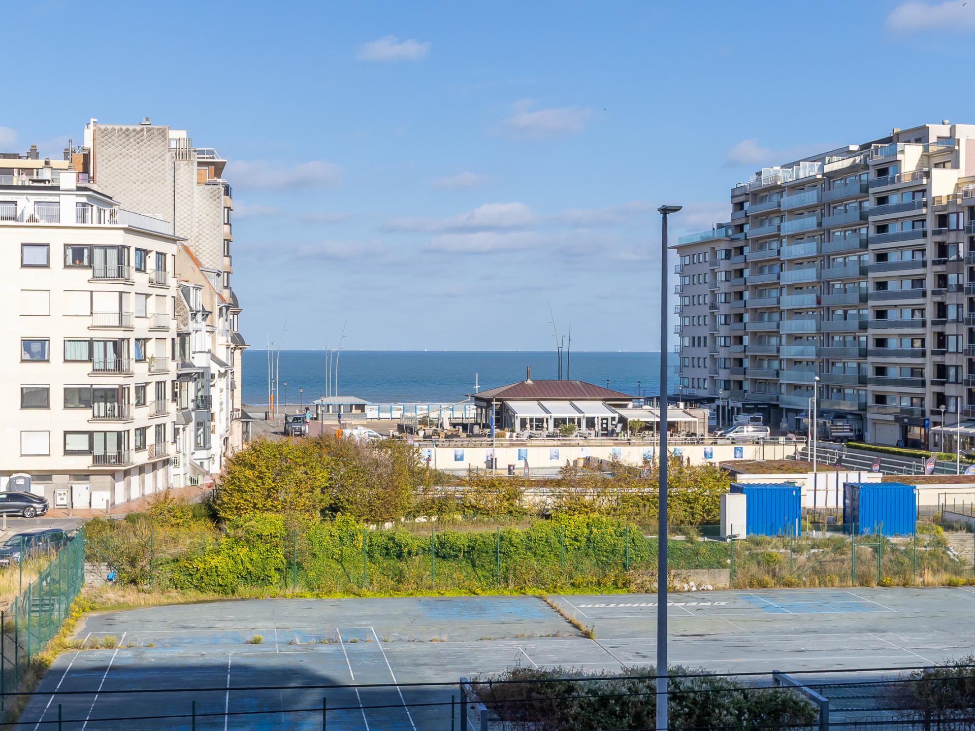 Appartement met frontaal zeezicht in Westende, vlakbij strand en centrum - foto 8