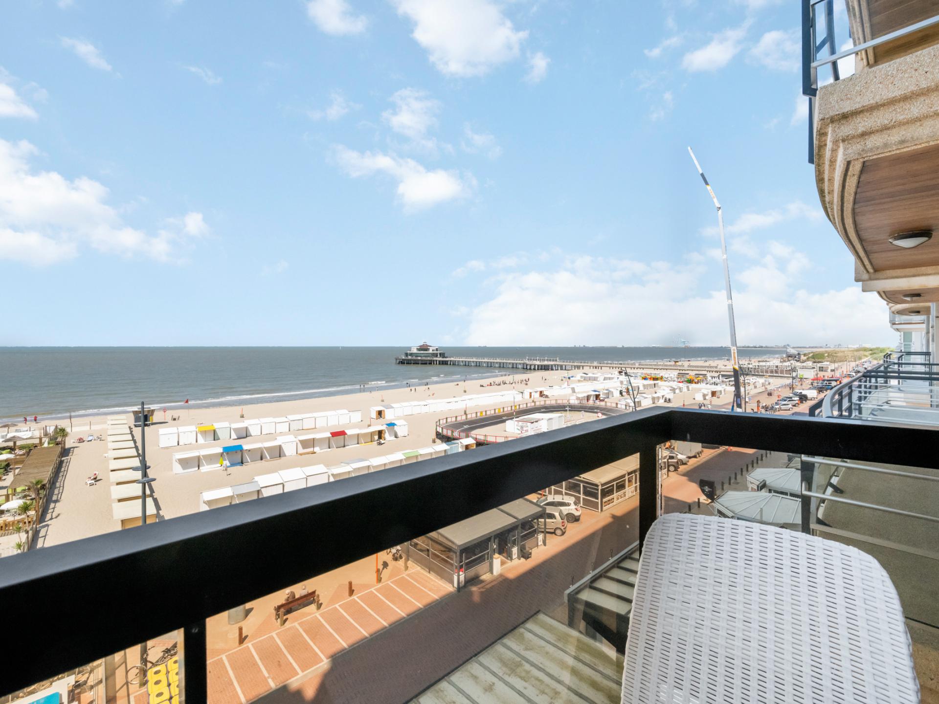 Zonnig appartement met frontaal zeezicht op 20 meter van het strand - foto 13