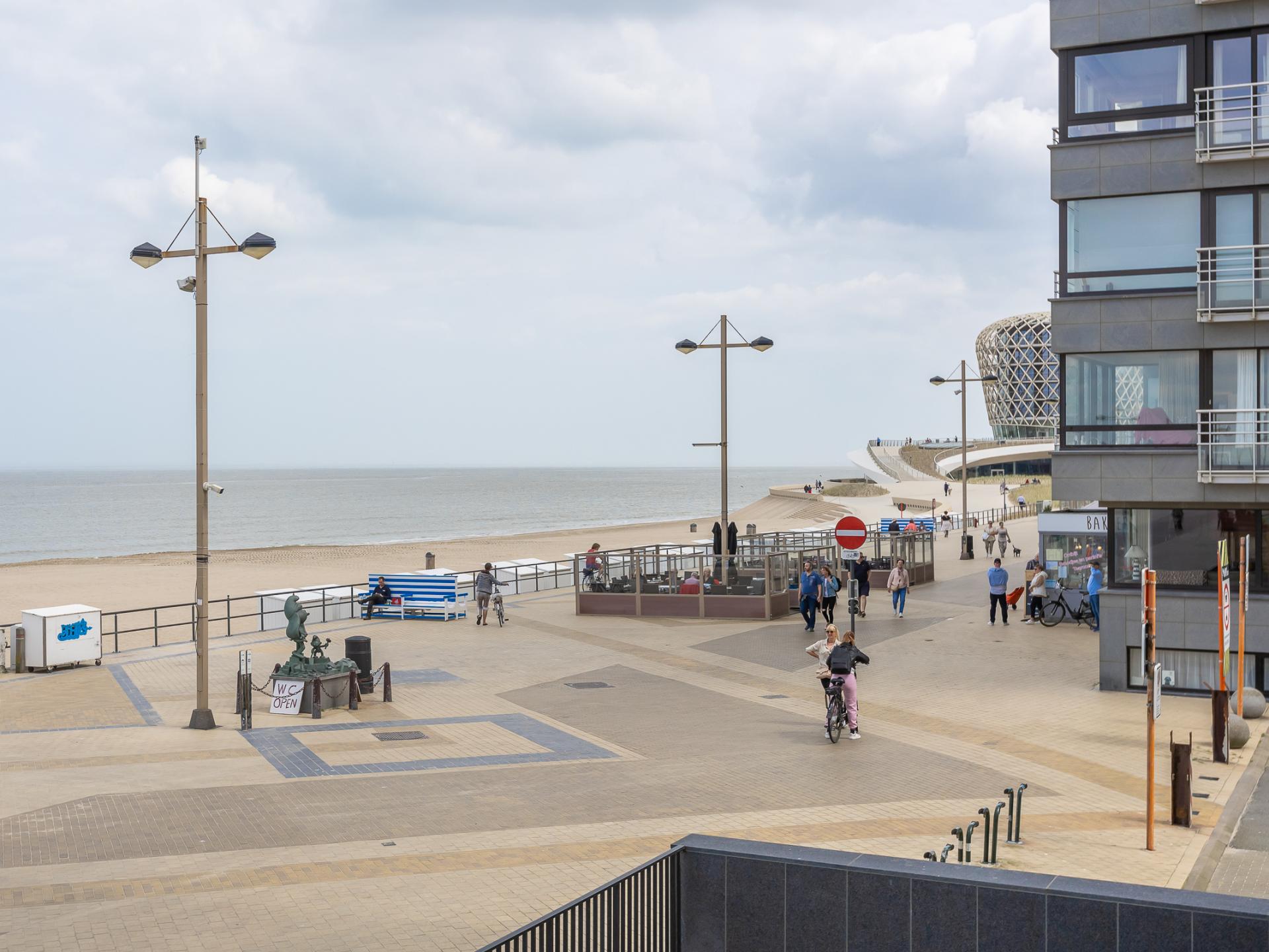 Frontaal zeezicht appartement voor 5 op 10 meter van het strand in Middelkerke - foto 23