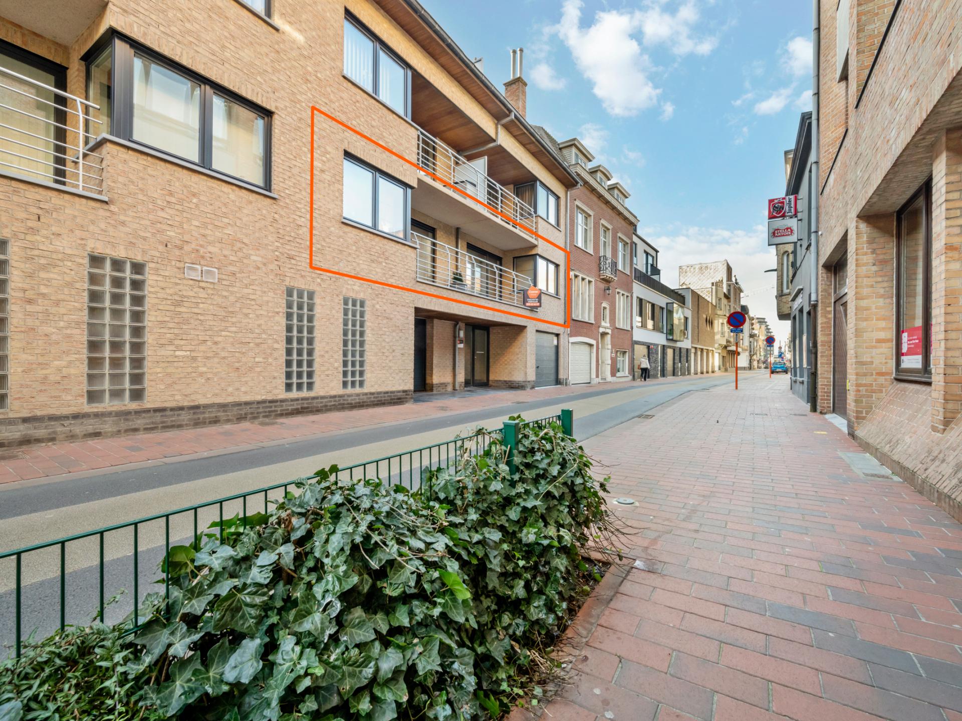 Luxe 4-slaapkamerappartement met 80m² terras op 500m van het strand - foto 17