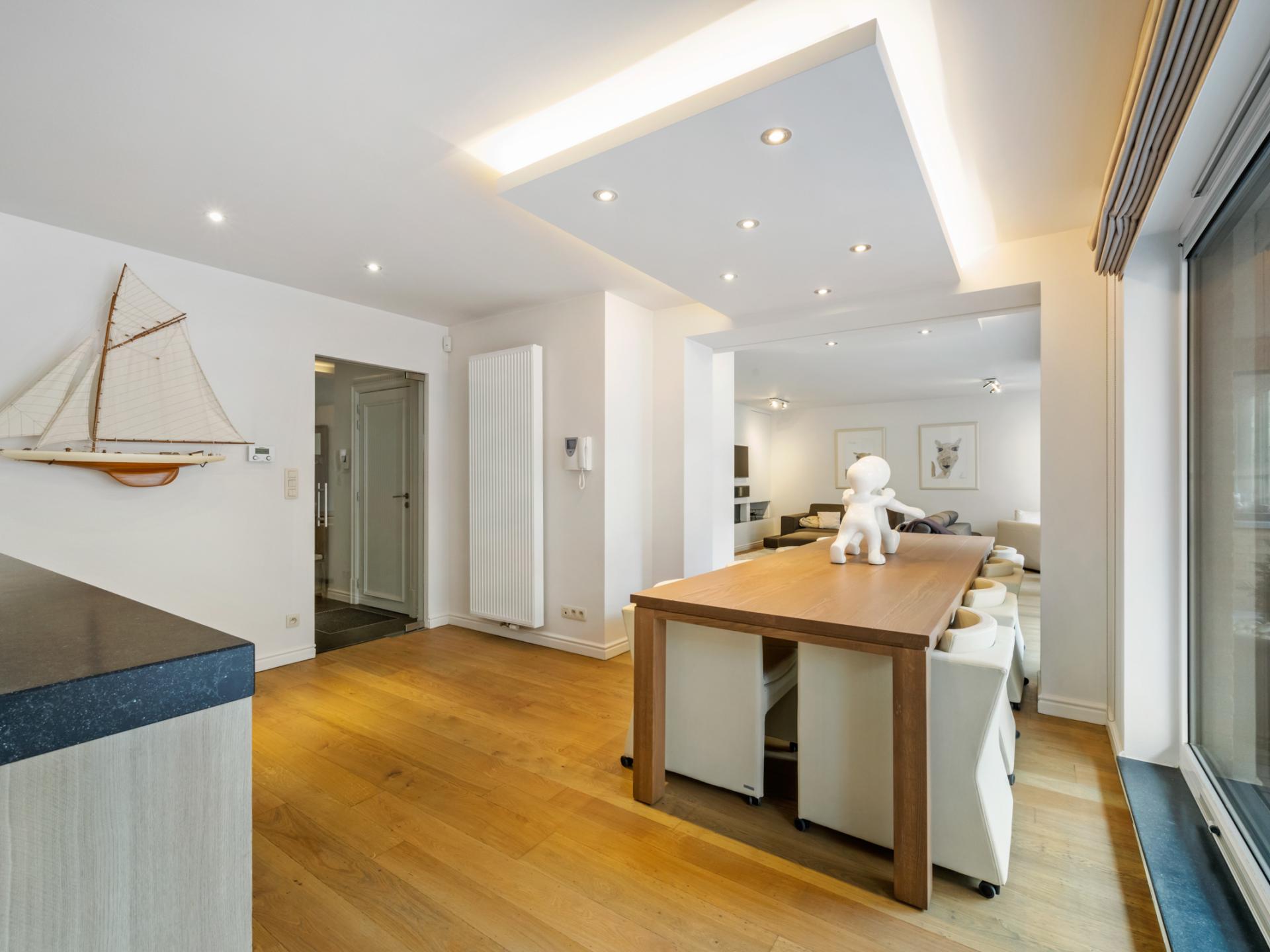 Luxe 4-slaapkamerappartement met 80m² terras op 500m van het strand - foto 3