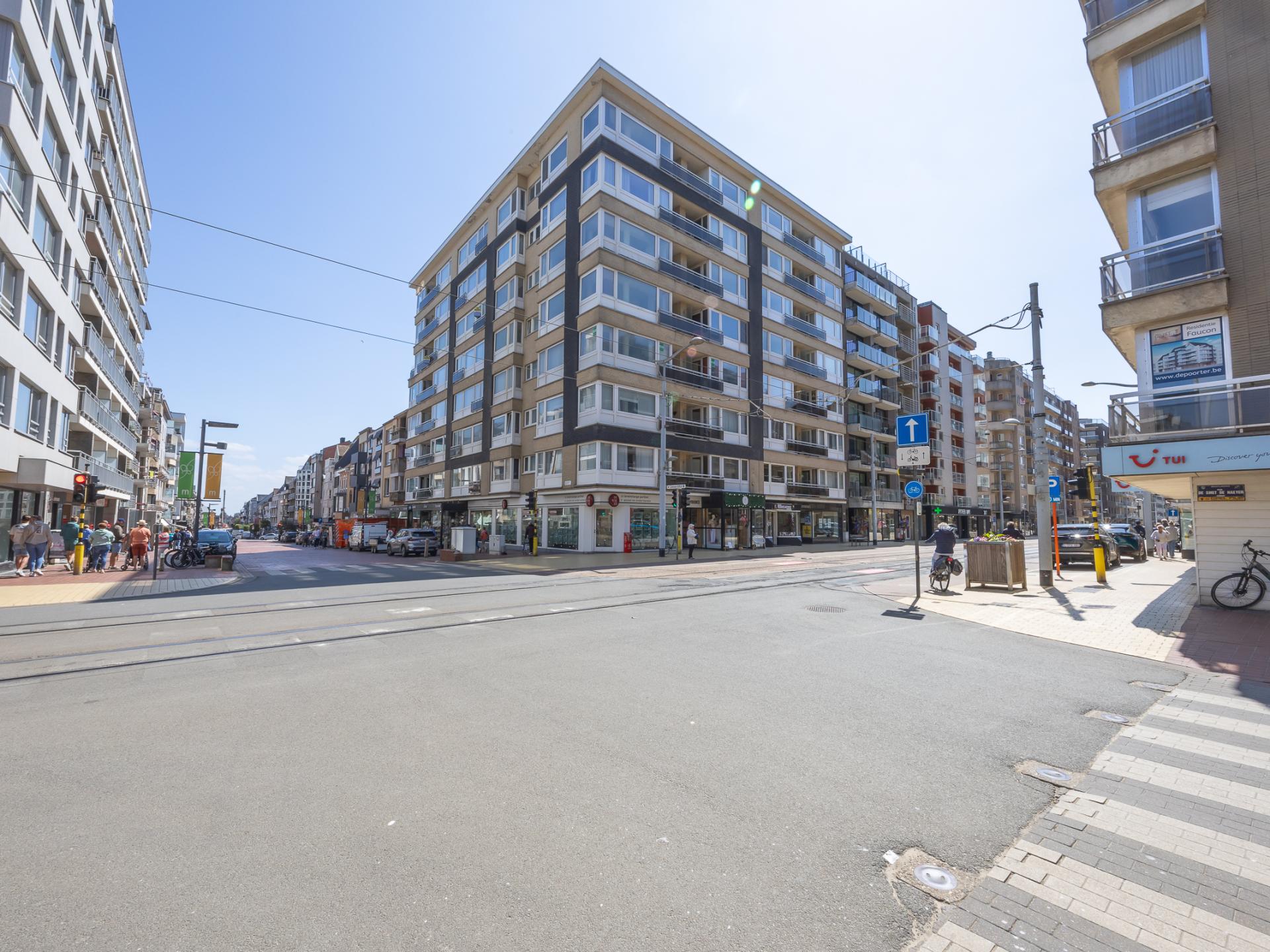 Licht appartement op vierde verdieping met terrassen, 45 meter van centrum - foto 14