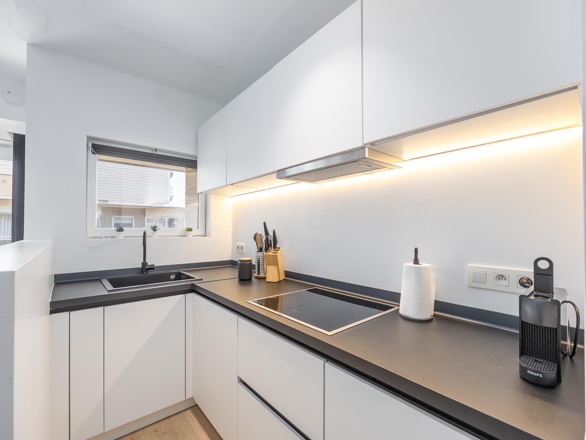 Licht appartement op vierde verdieping met terrassen, 45 meter van centrum - foto 7