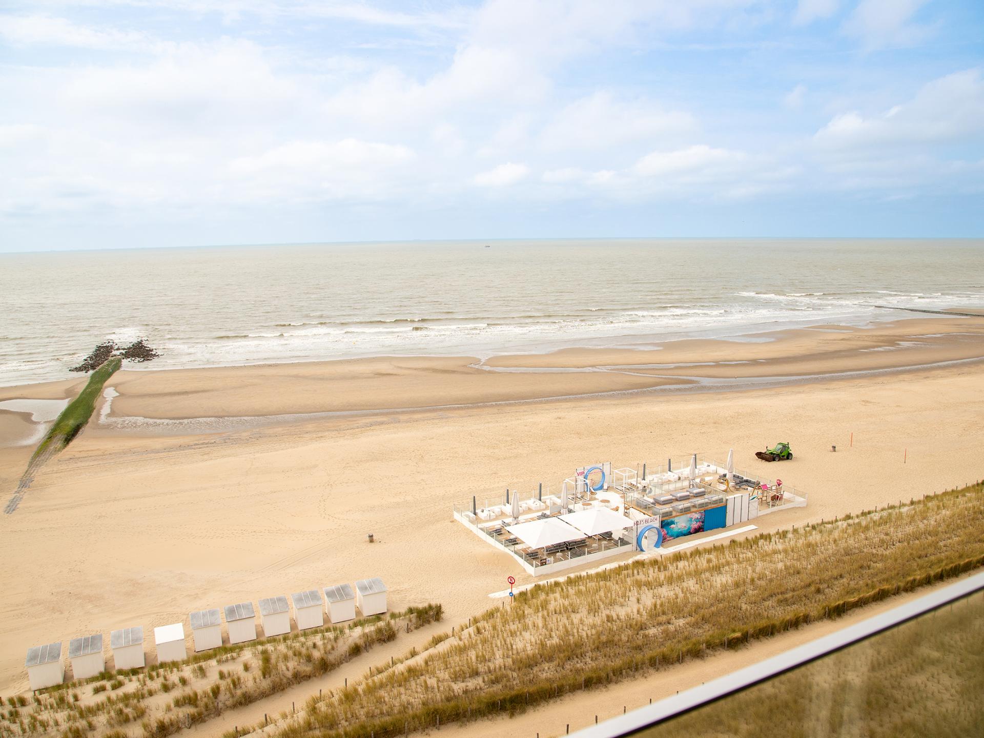 Boho-appartement op de zeedijk met frontaal zeezicht in Westende - foto 2