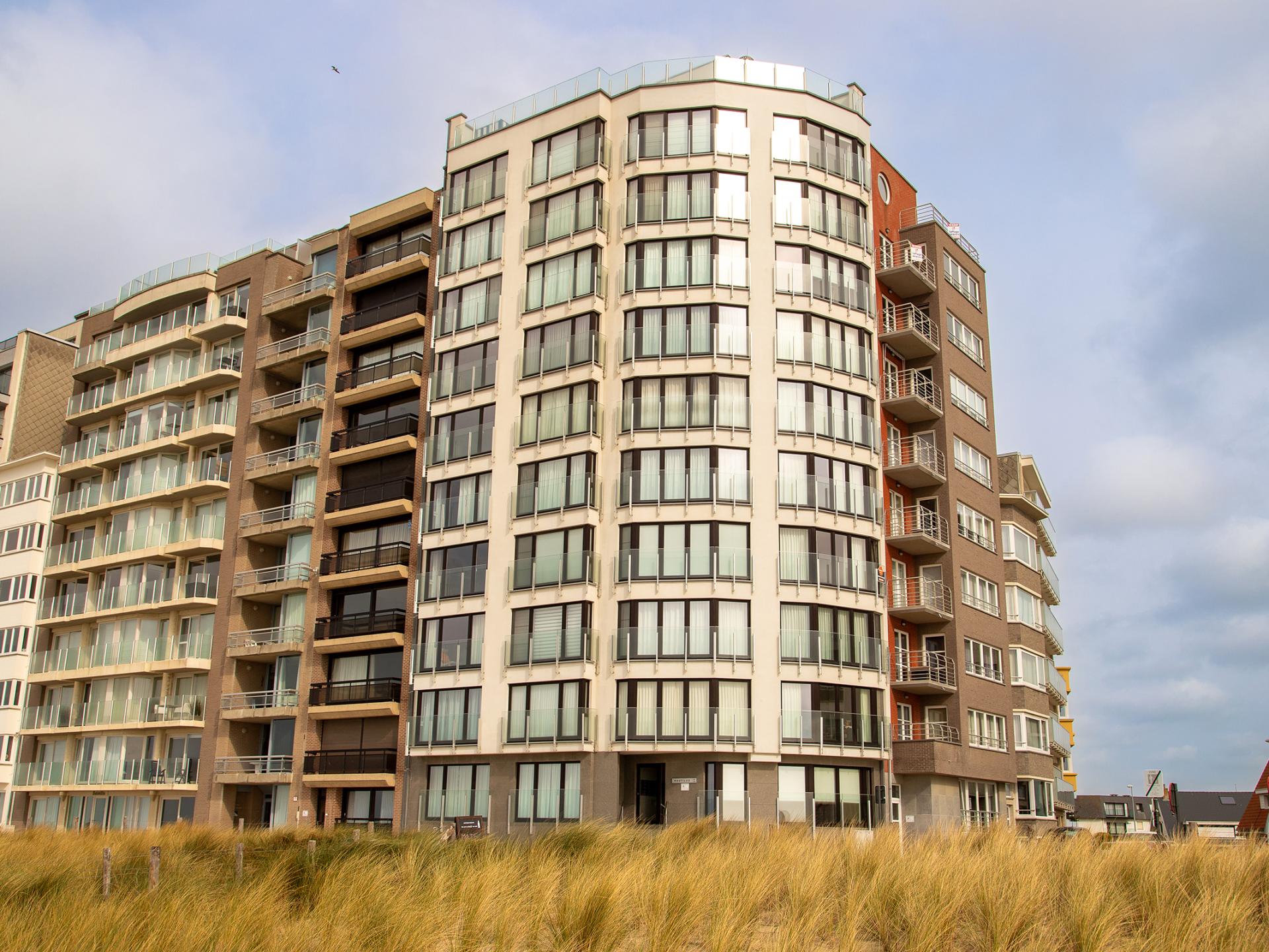 Boho-appartement op de zeedijk met frontaal zeezicht in Westende - foto 12