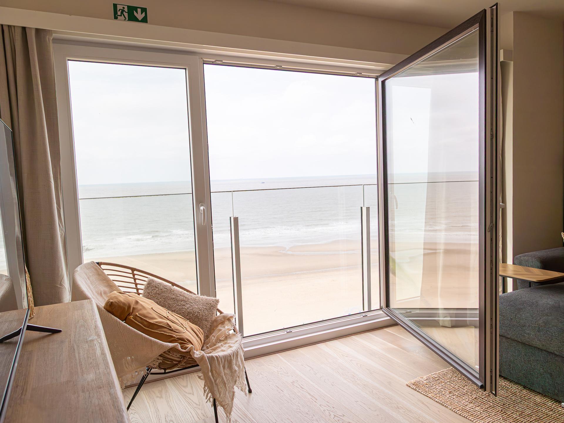 Boho-appartement op de zeedijk met frontaal zeezicht in Westende - foto 4