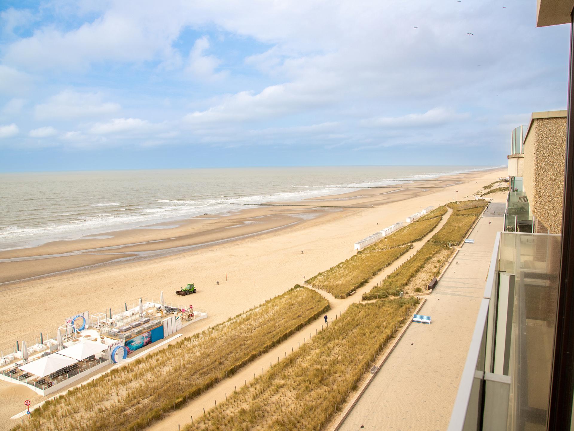 Boho-appartement op de zeedijk met frontaal zeezicht in Westende - foto 3