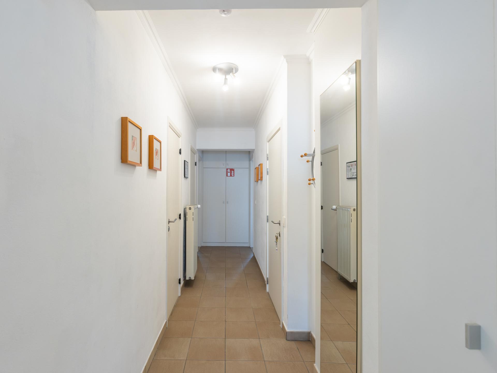 In het centrum van Middelkerke: licht appartement met zeezicht (6 p.) - foto 10