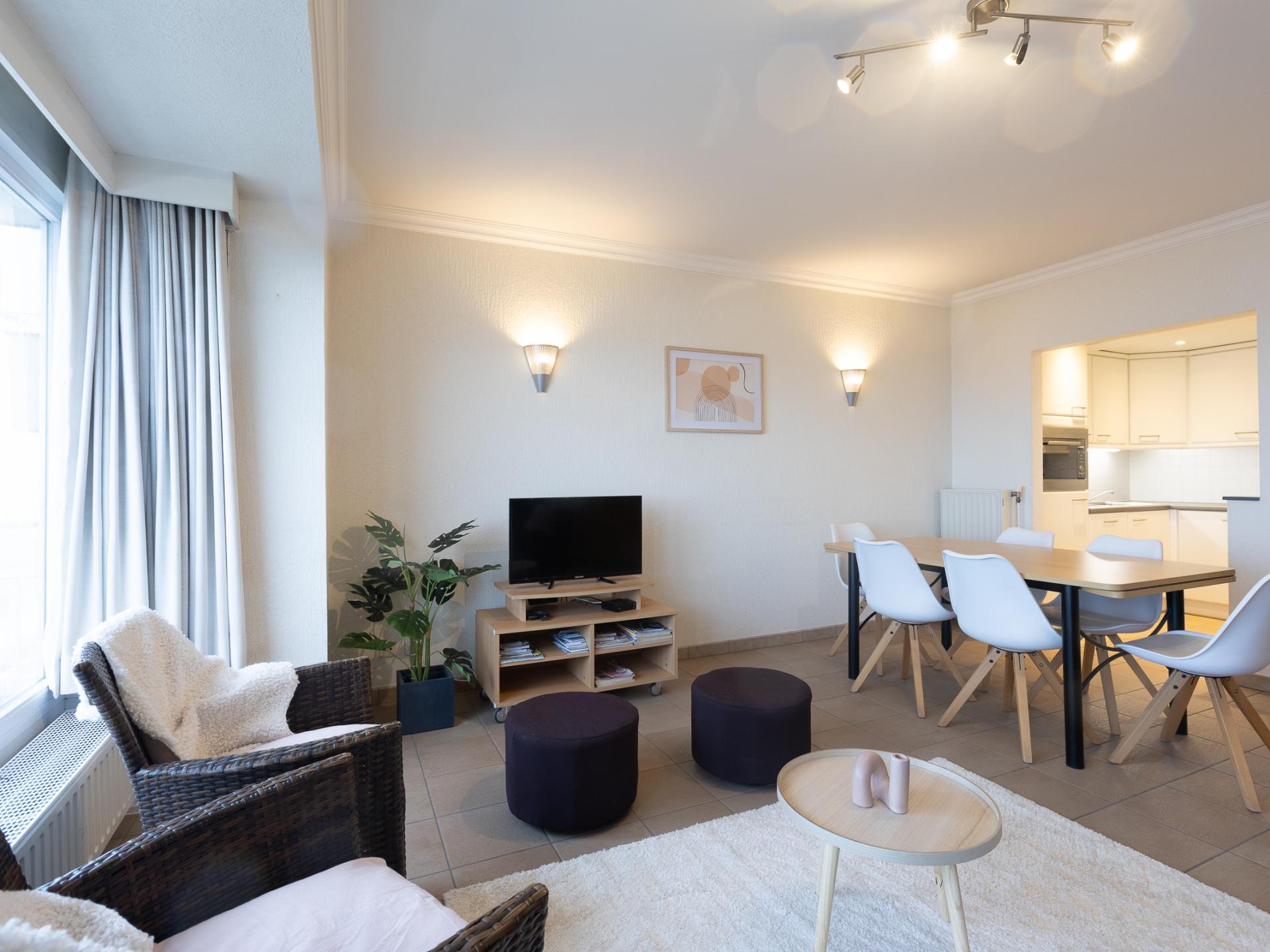 In het centrum van Middelkerke: licht appartement met zeezicht (6 p.) - foto 5