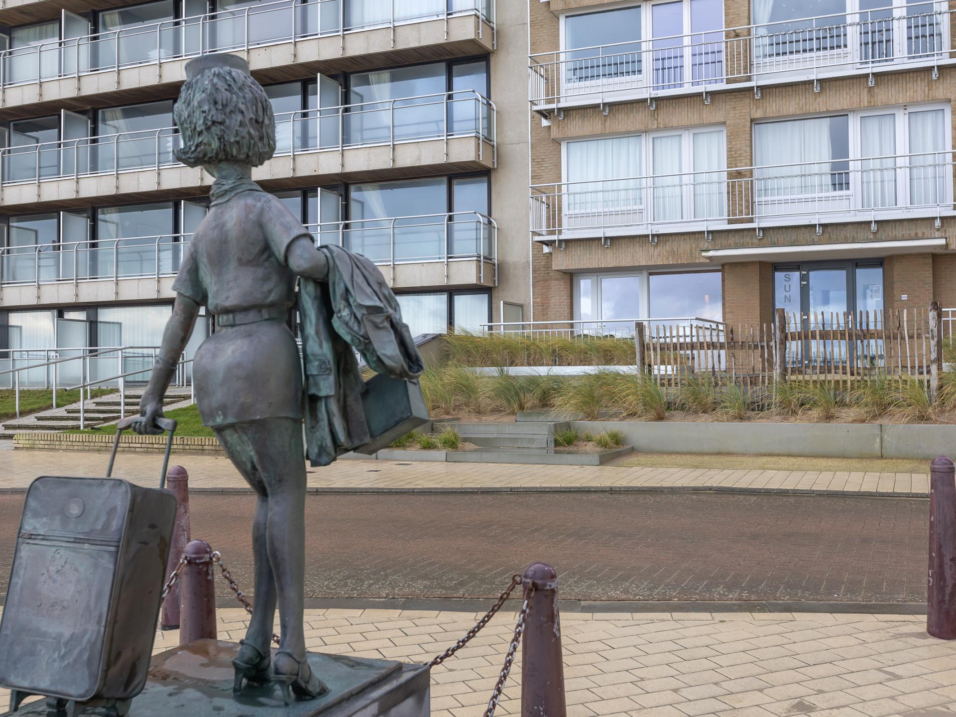In het centrum van Middelkerke: licht appartement met zeezicht (6 p.) - foto 4