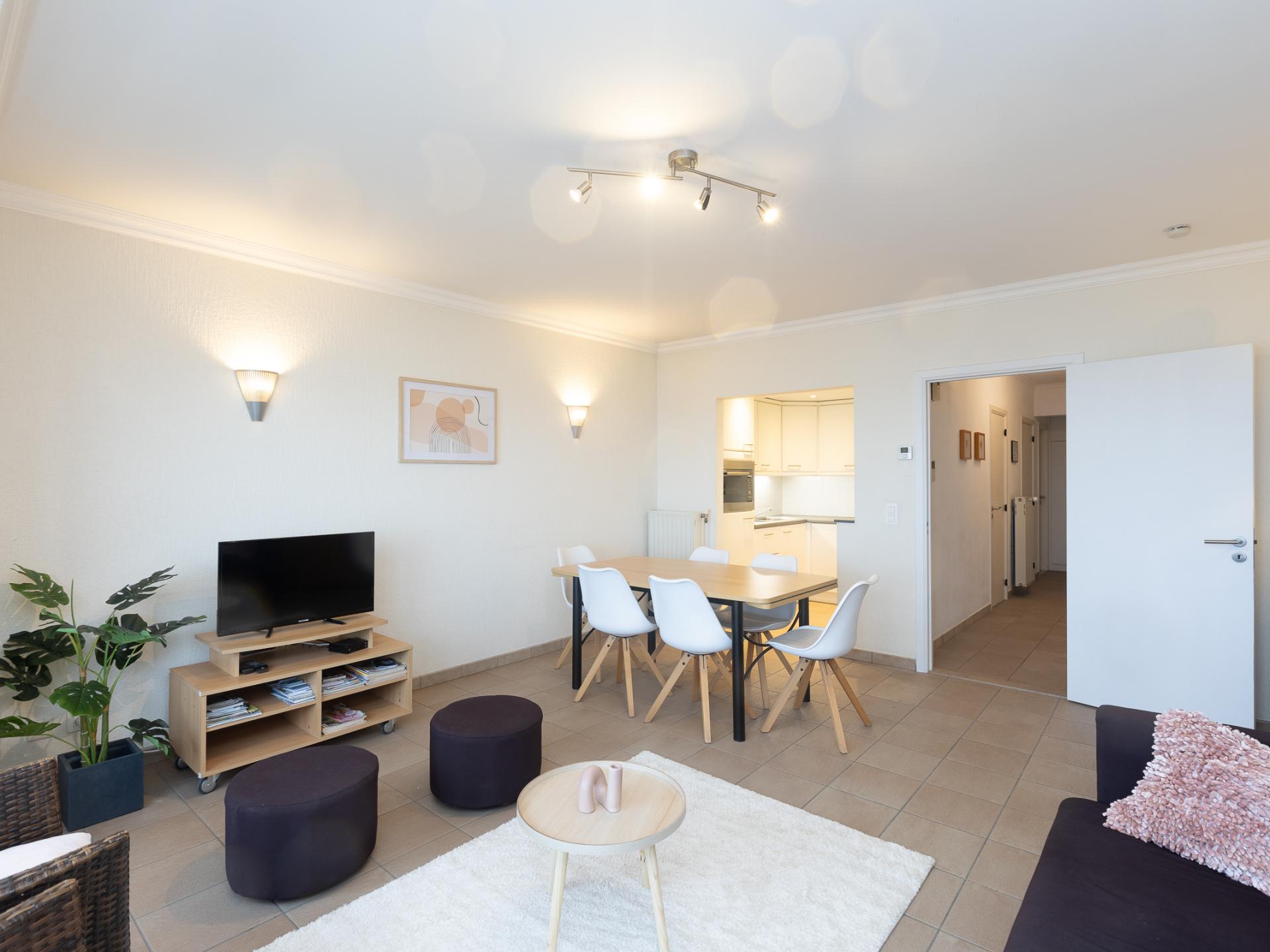 In het centrum van Middelkerke: licht appartement met zeezicht (6 p.) - foto 8