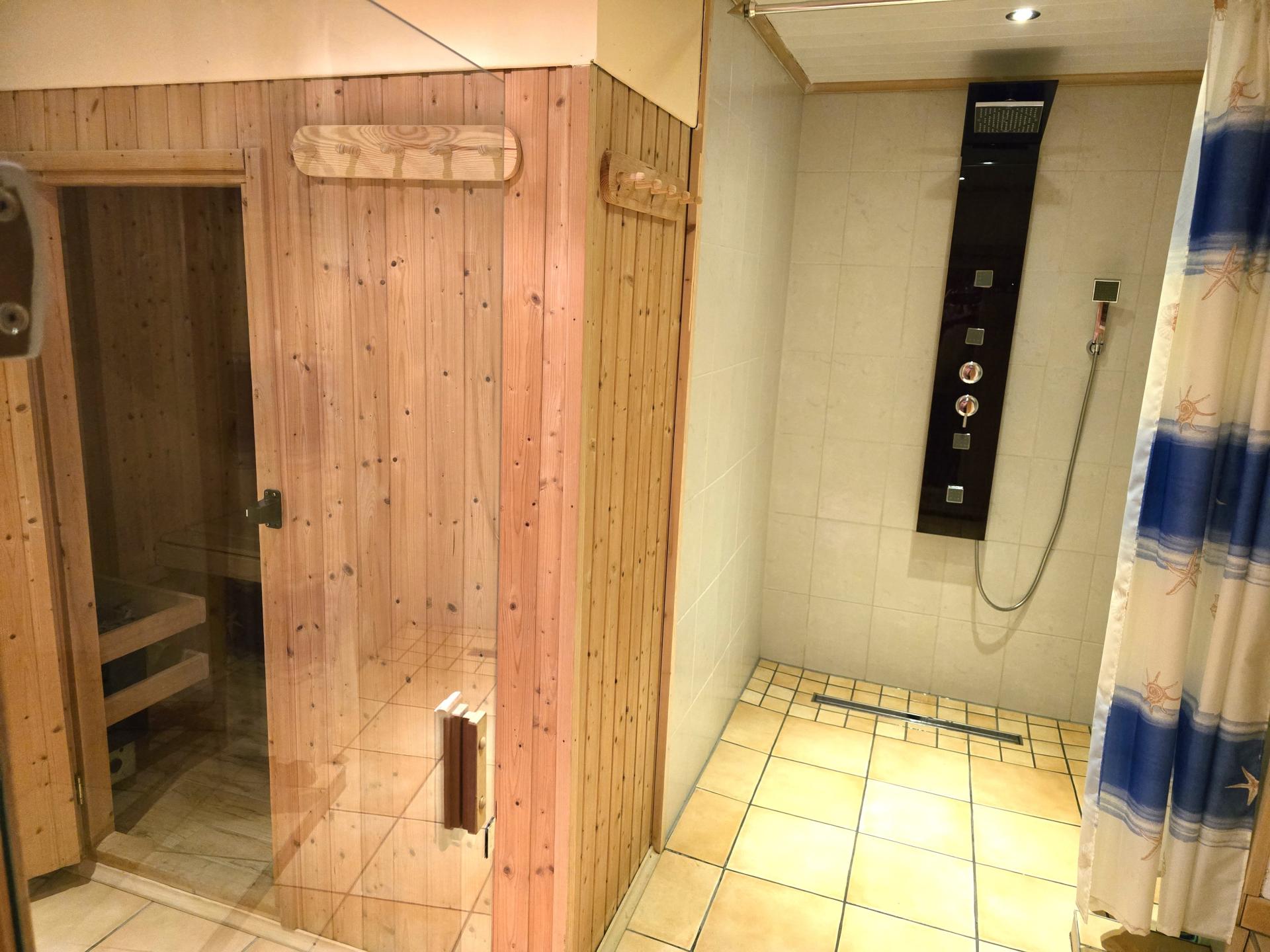 Ruim 7-persoons appartement met 2 sauna's in Ramingstein, vlakbij skigebieden - foto 5