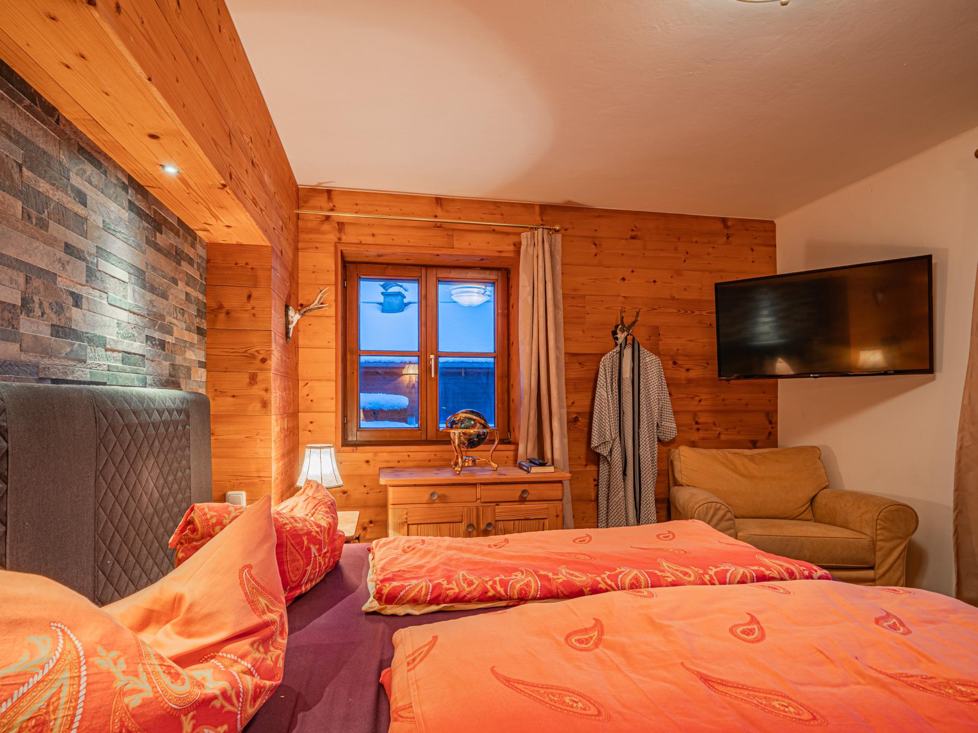 Authentiek vakantiehuis met sauna, 30 meter van de piste in Kirchberg - foto 11