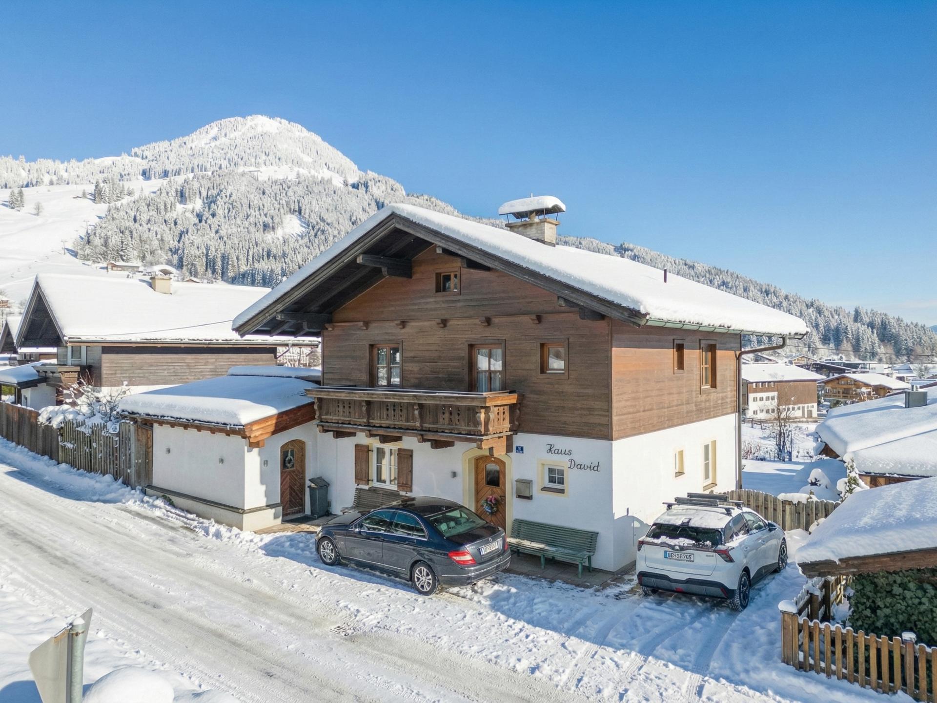 Authentiek vakantiehuis met sauna, 30 meter van de piste in Kirchberg - foto 1
