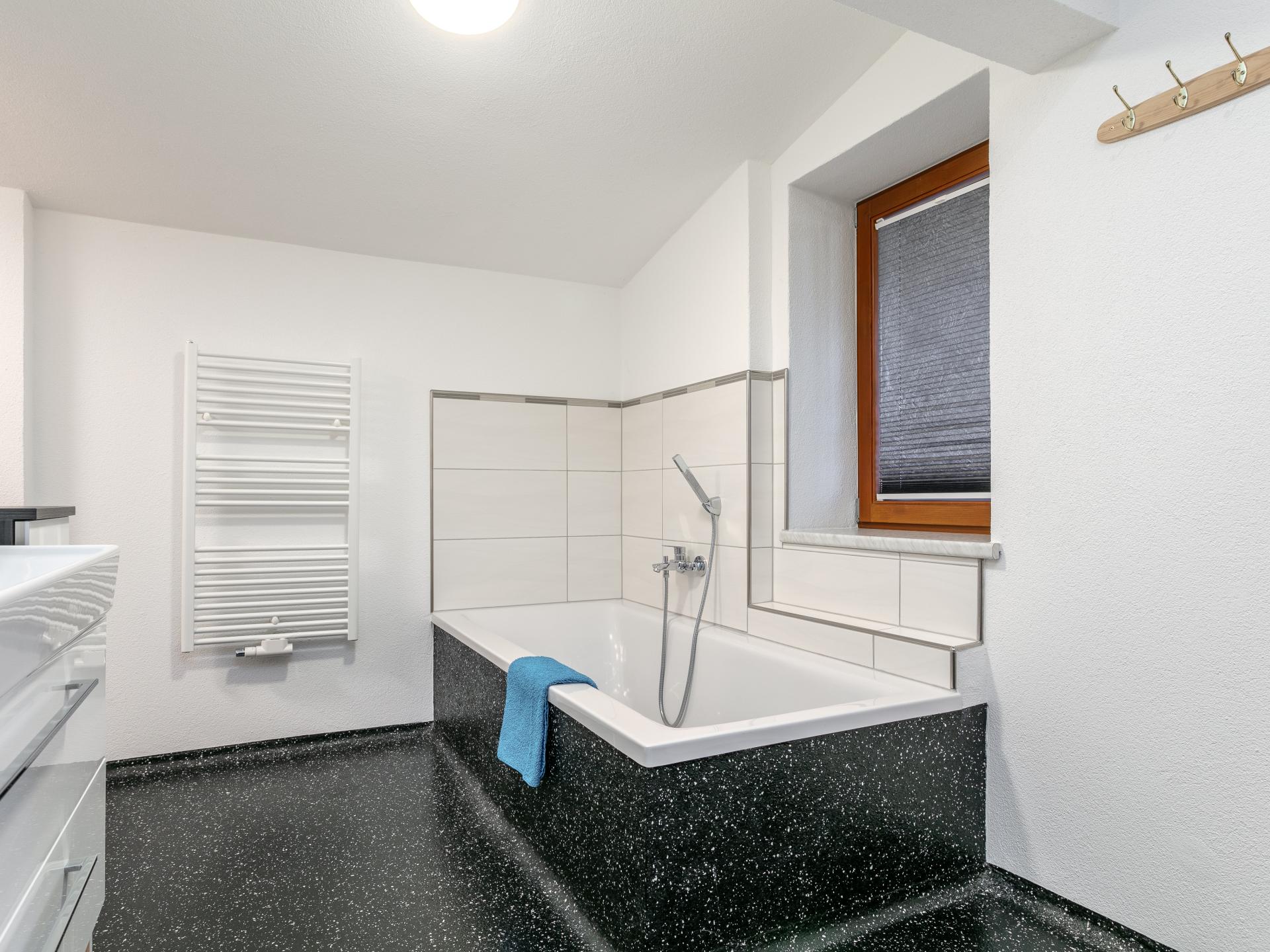 Ruim 10-persoons appartement in Zellberg met skibus voor de deur - foto 11