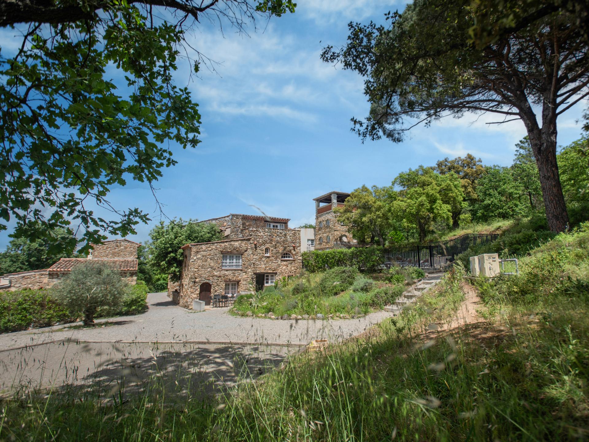 Knusse gîte voor 3 in 500 jaar oude Provençaalse boerderij met zwembad - foto 34