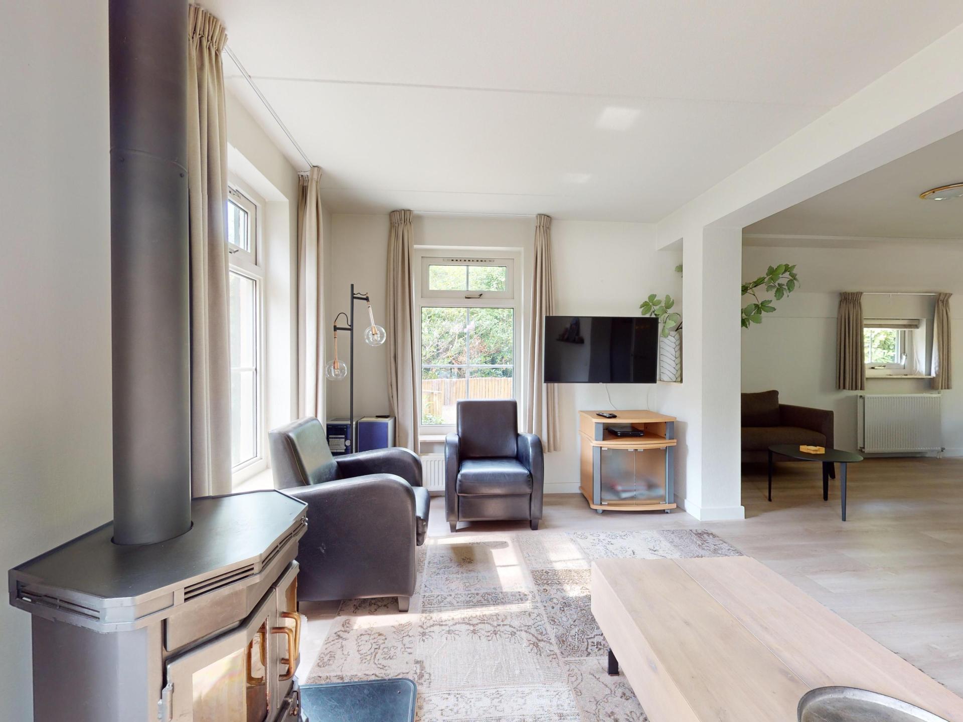 Vrijstaand vakantiehuis met houtkachel direct aan het Drentse bos - foto 2