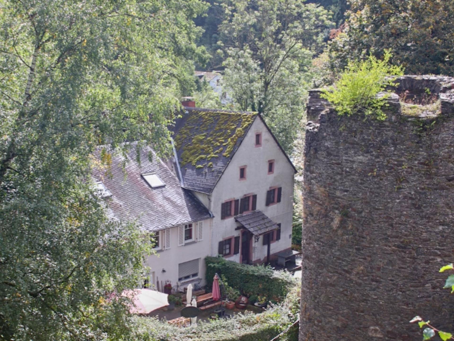 Sfeervol vakantiehuis voor 10 personen aan de voet van de burchtruïne in Manderscheid - foto 30