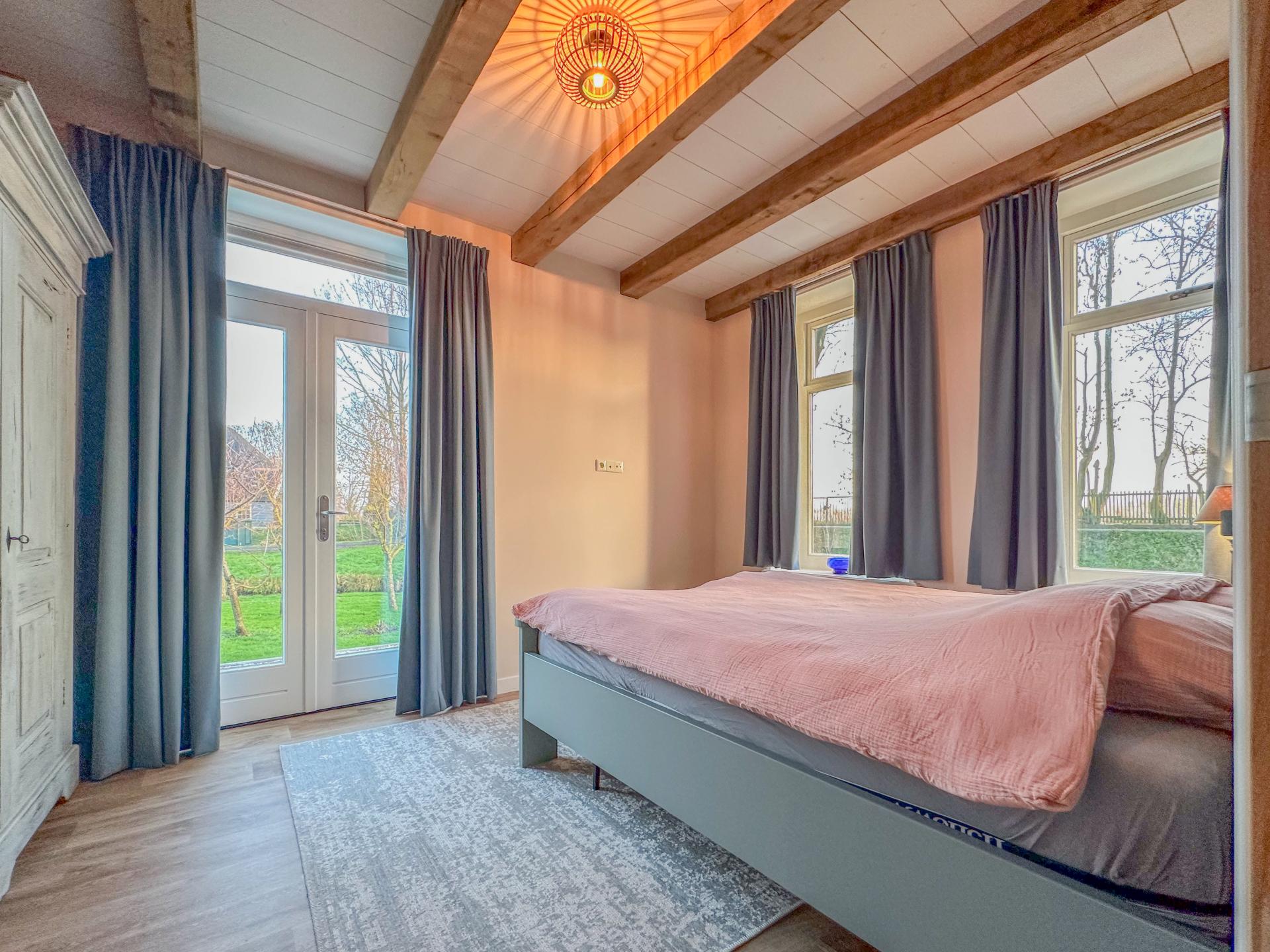 Idyllisch landhuis aan het water in waterrijk Noord-Holland - foto 13