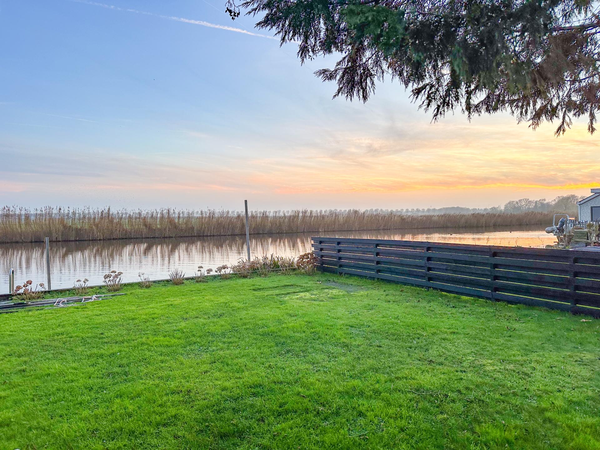 Idyllisch landhuis aan het water in waterrijk Noord-Holland - foto 35