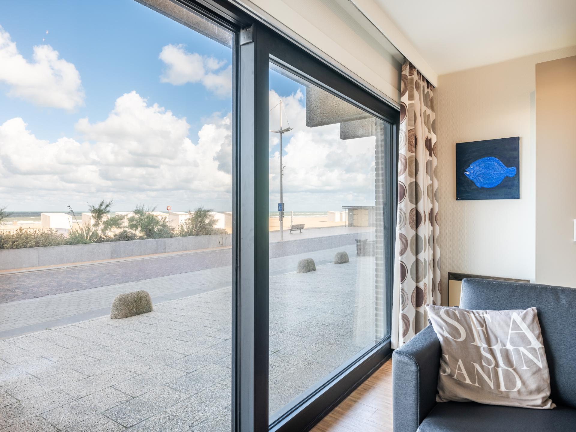 In het centrum van Sint-Idesbald: landhuis direct aan zee - foto 4