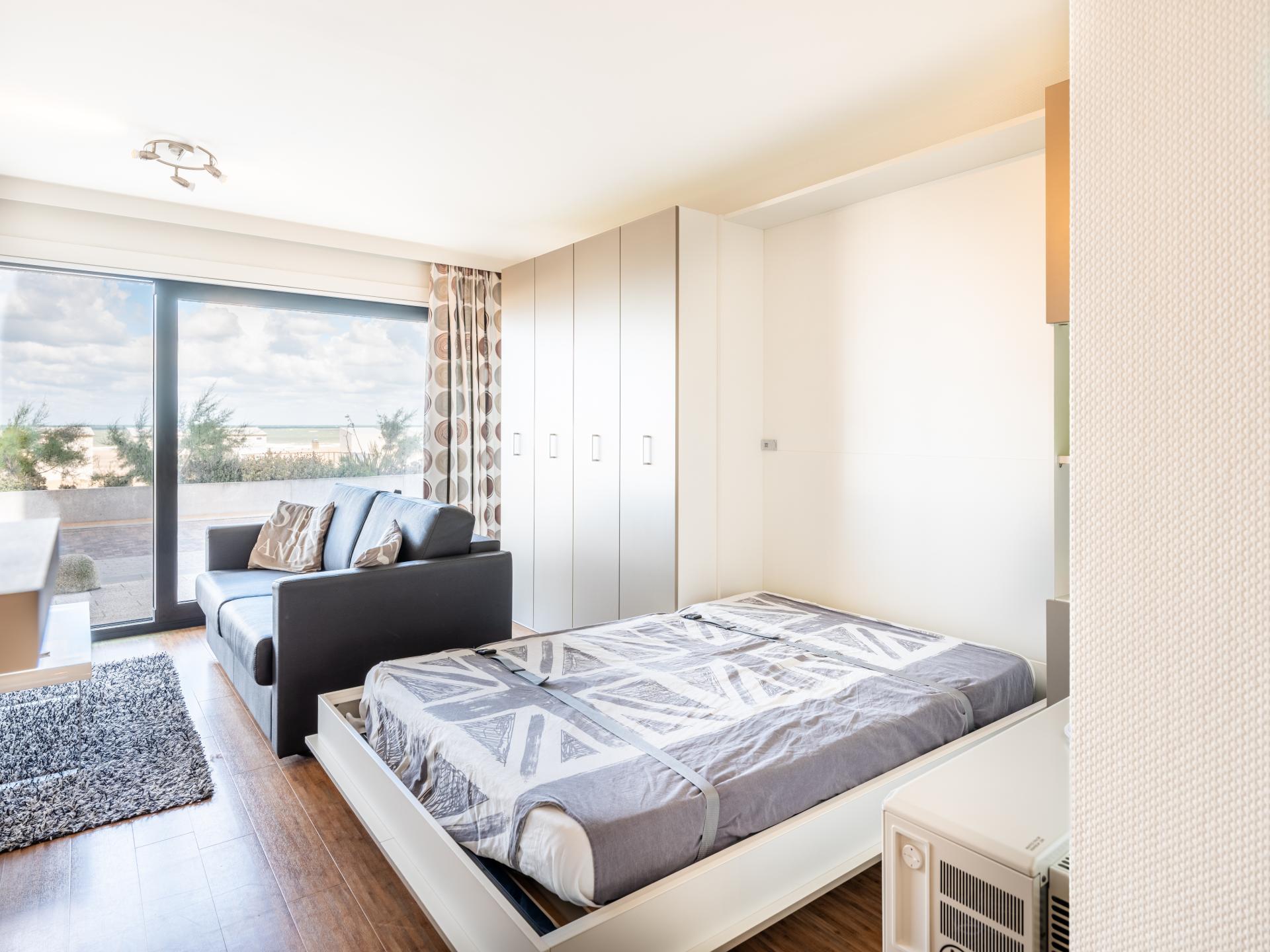 In het centrum van Sint-Idesbald: landhuis direct aan zee - foto 10