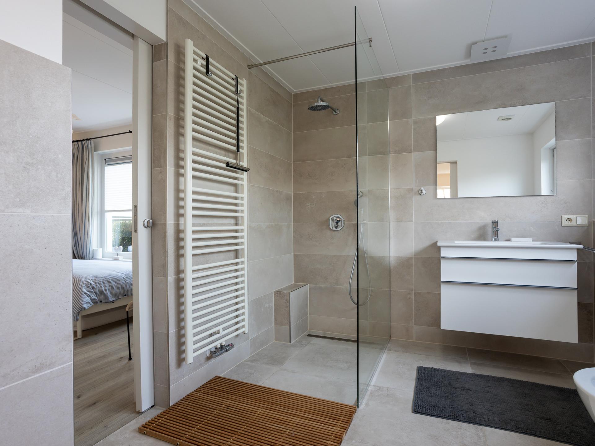 Watervilla Veerse Meer: luxe vrijstaand verblijf met panoramisch waterzicht - foto 41