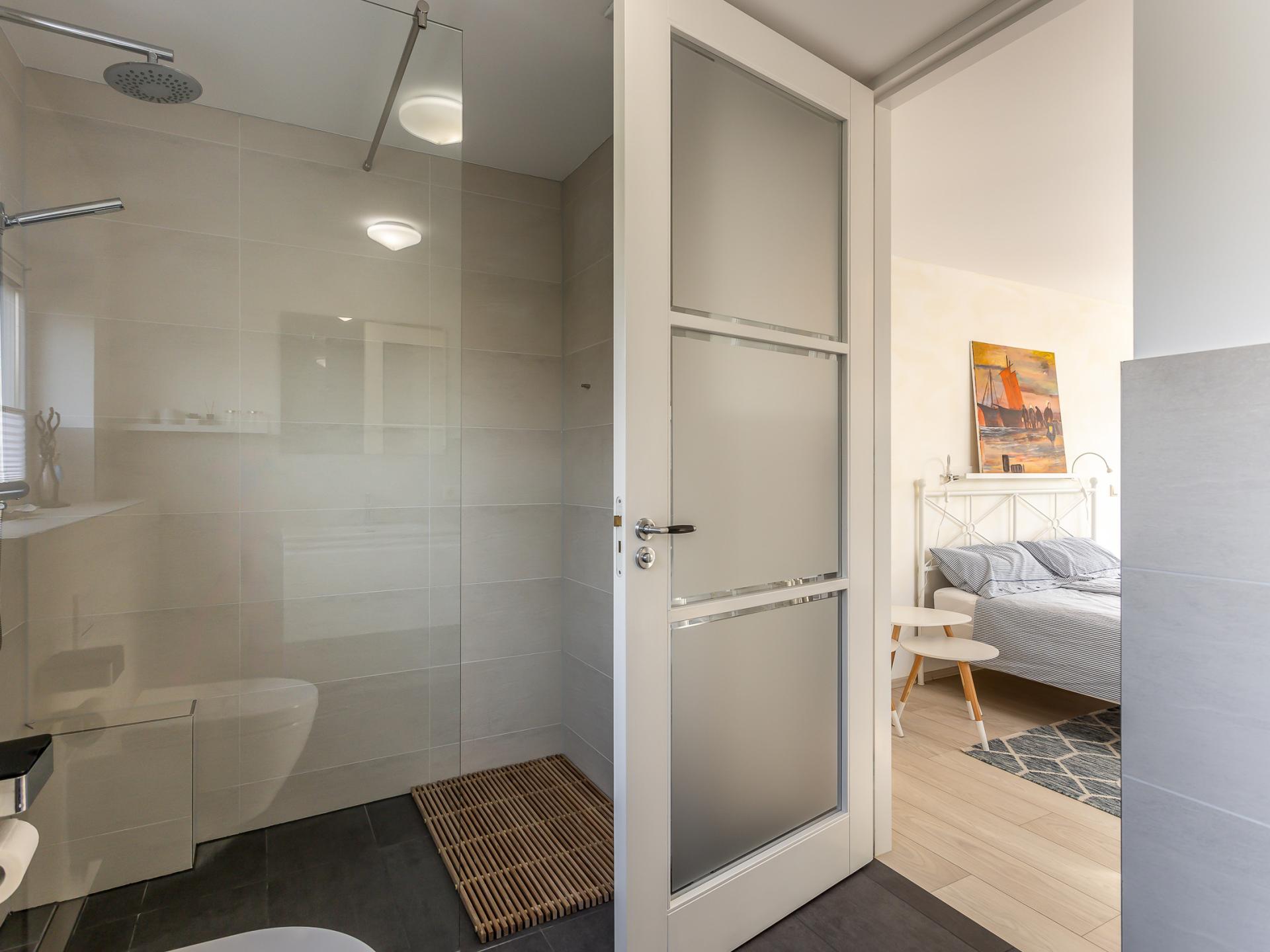 Watervilla Veerse Meer: luxe vrijstaand verblijf met panoramisch waterzicht - foto 25