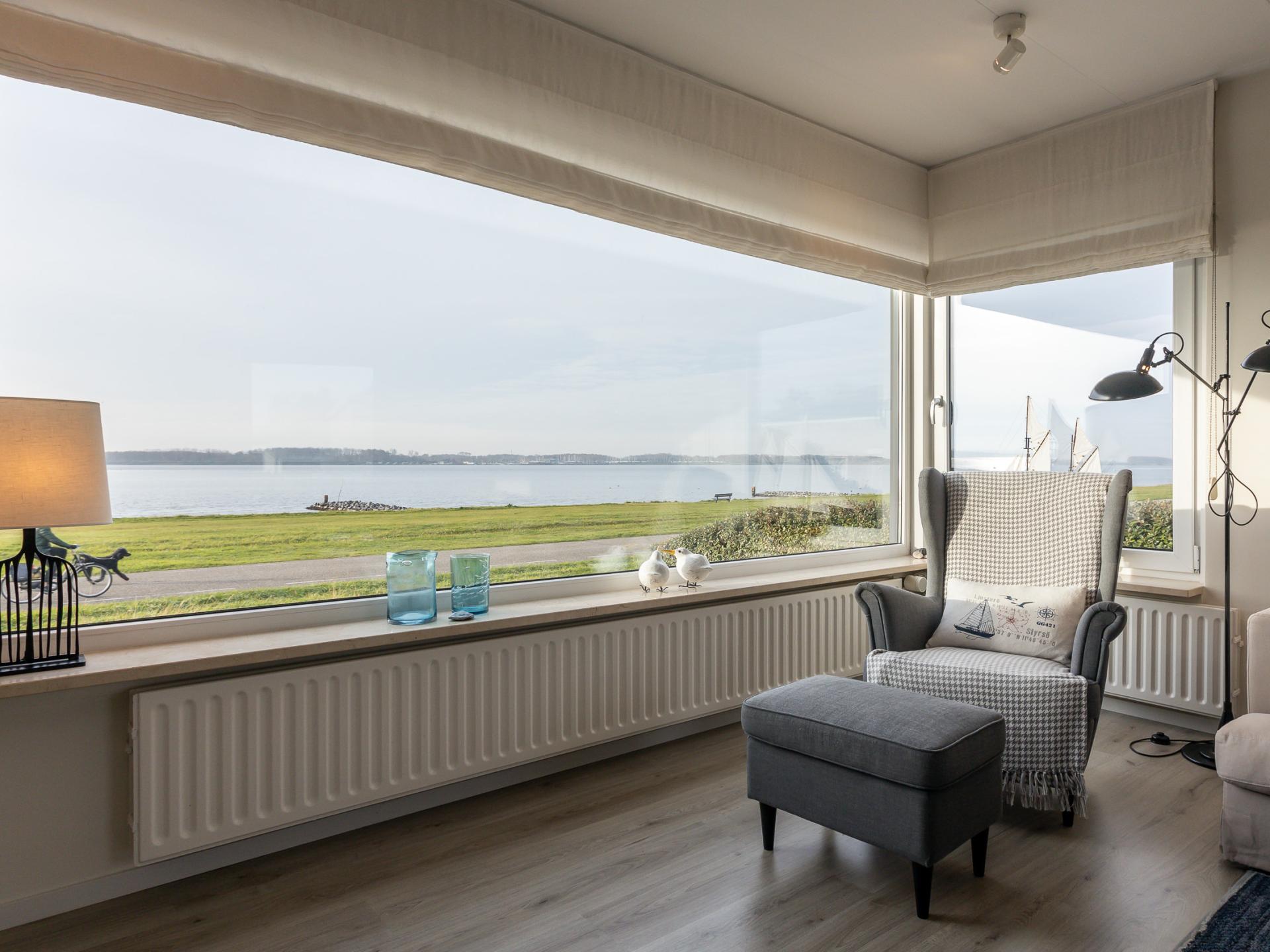Watervilla Veerse Meer: luxe vrijstaand verblijf met panoramisch waterzicht - foto 9