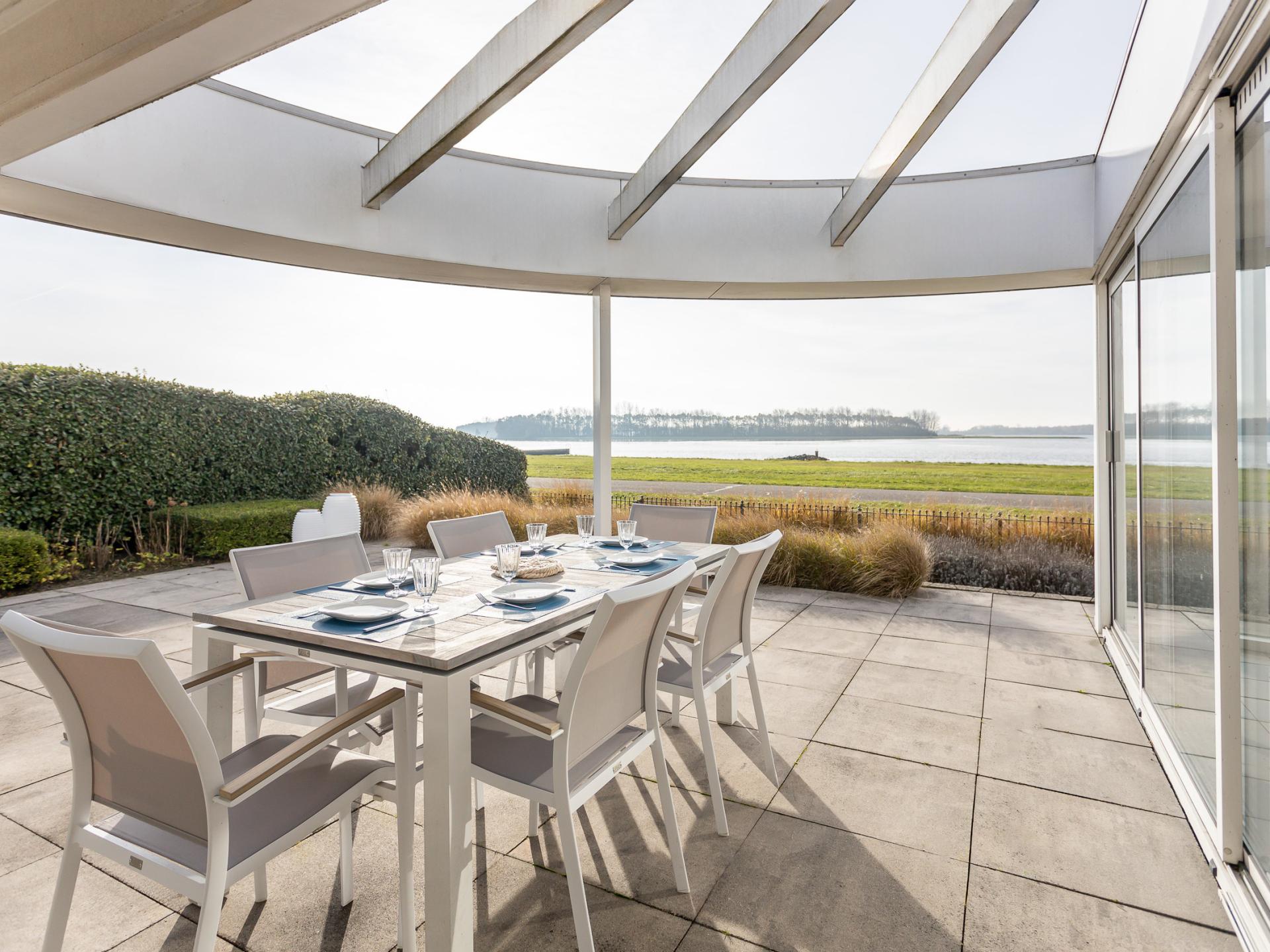 Watervilla Veerse Meer: luxe vrijstaand verblijf met panoramisch waterzicht - foto 2
