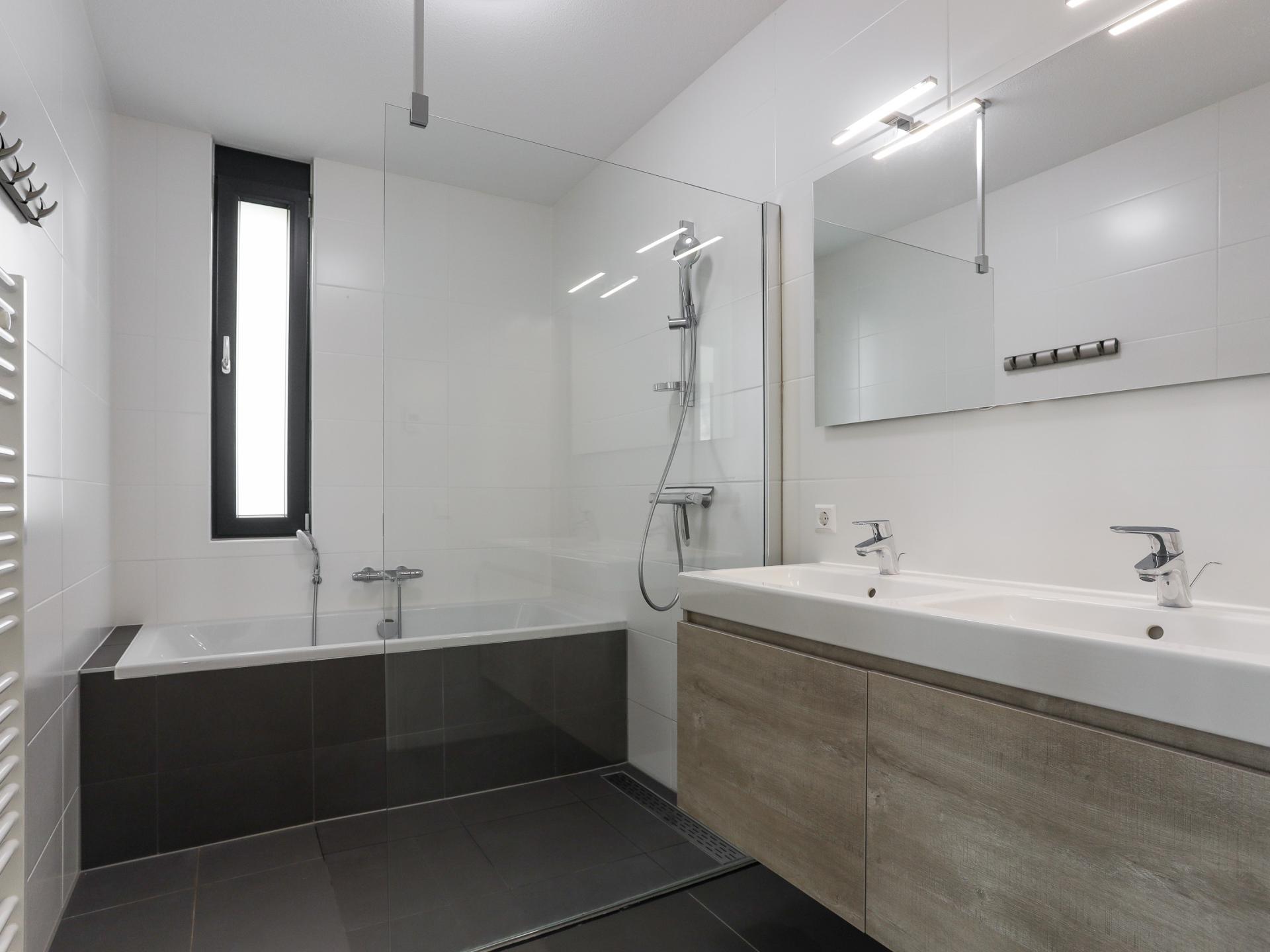 Luxe gelijkvloerse villa op 280m van strand Groote Duynen, Zeeland - foto 24