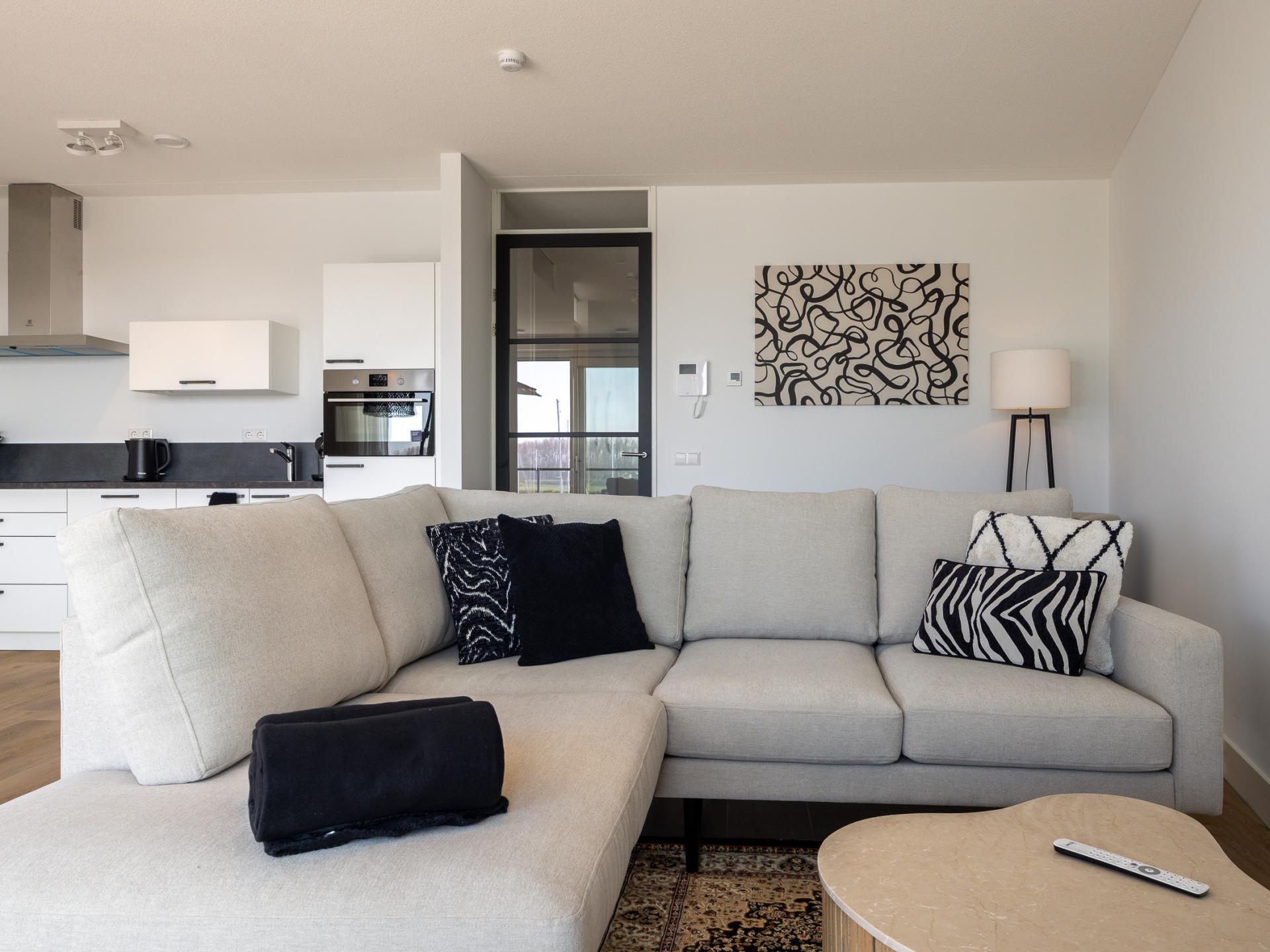 Stijlvol havenappartement met balkon en Sunshower in Kortgene - foto 3