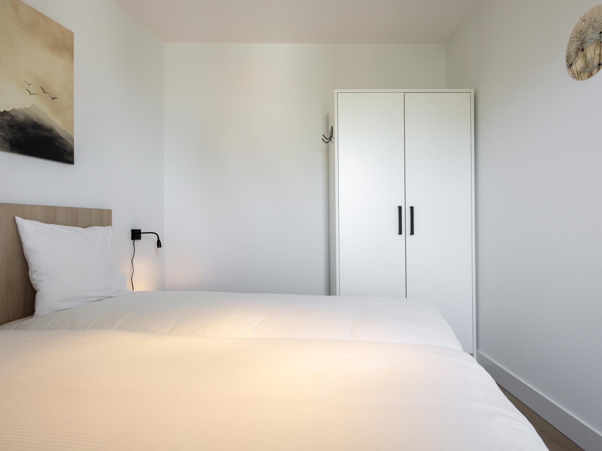 Stijlvol havenappartement met balkon en Sunshower in Kortgene - foto 28