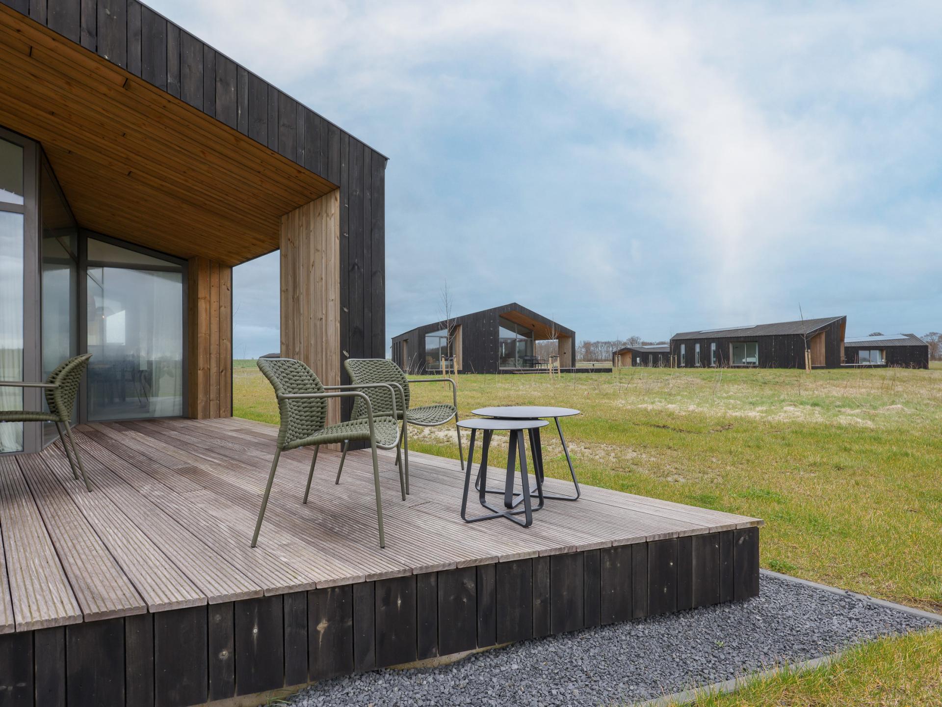 Vrijstaand natuurhuis in Zeeuws polderlandschap met uitzicht over de velden - foto 2