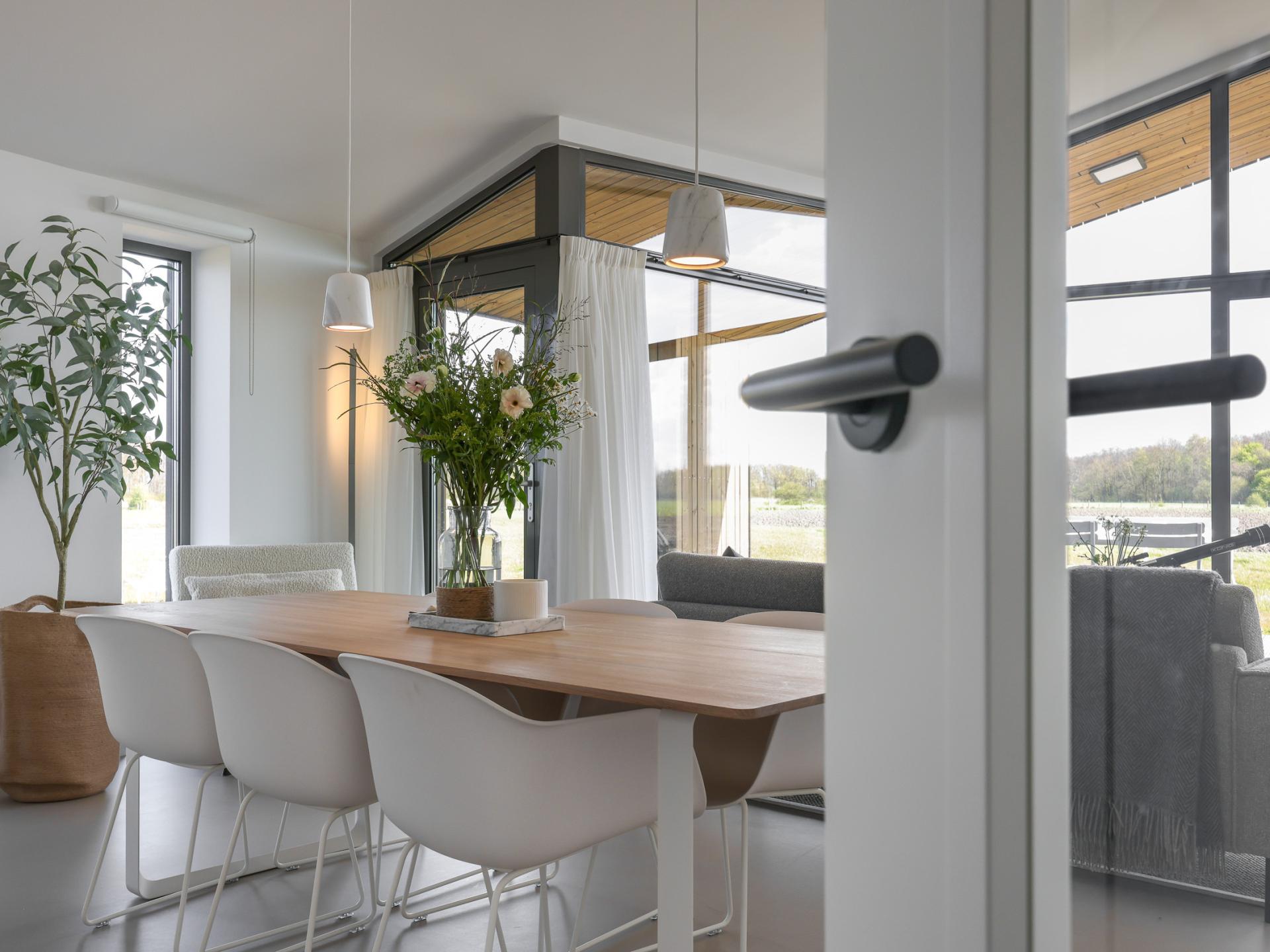 Natuurhuis met panoramisch terras aan het water in rustig Zeeland - foto 45