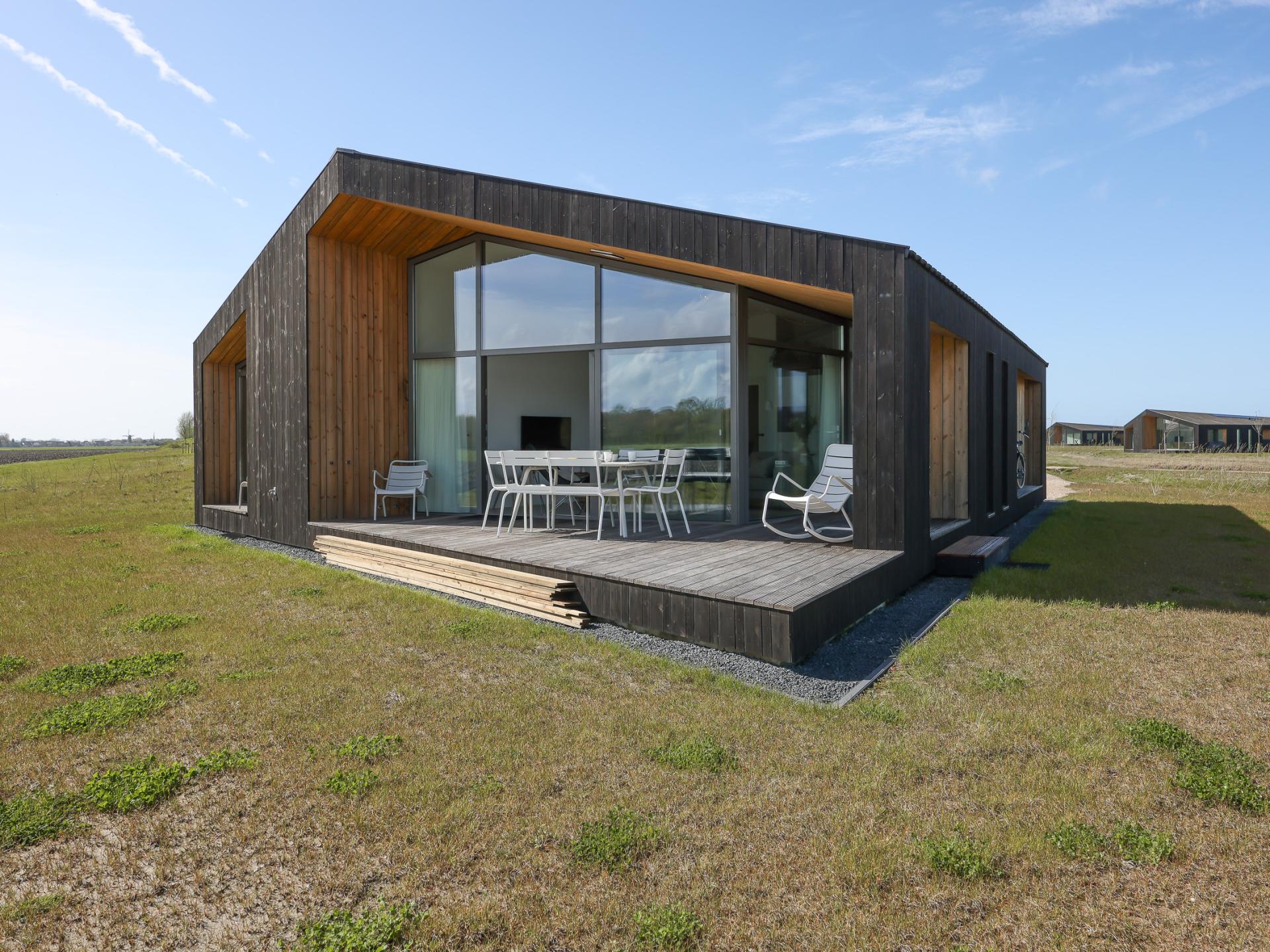 Natuurhuis met panoramisch terras aan het water in rustig Zeeland - foto 2