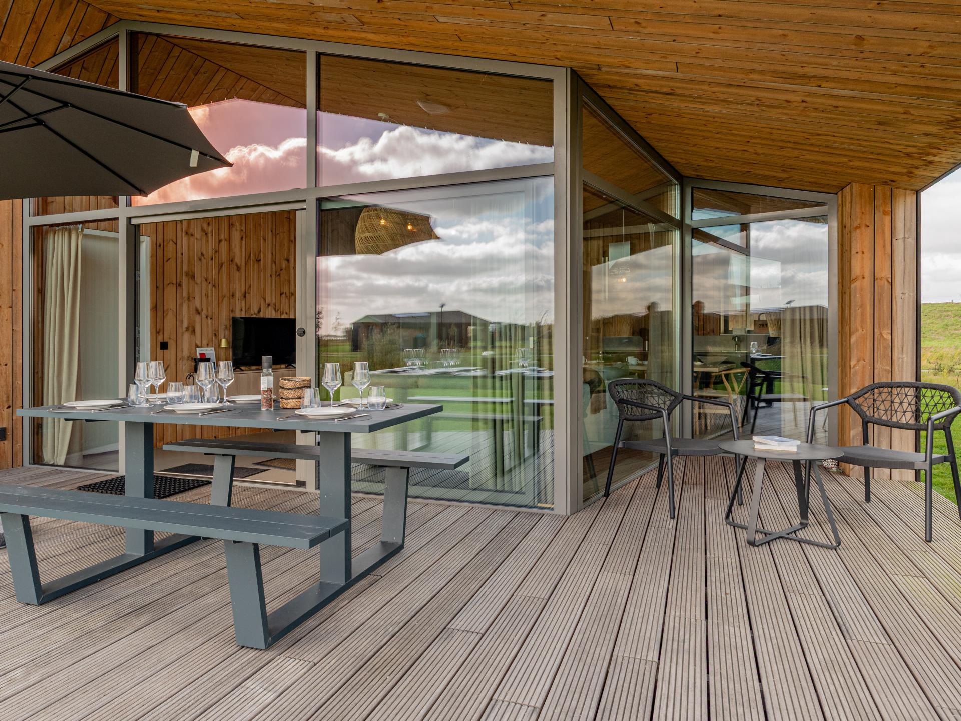 Sfeervol natuurhuis aan water in Zeeland met uitzicht over polders - foto 2