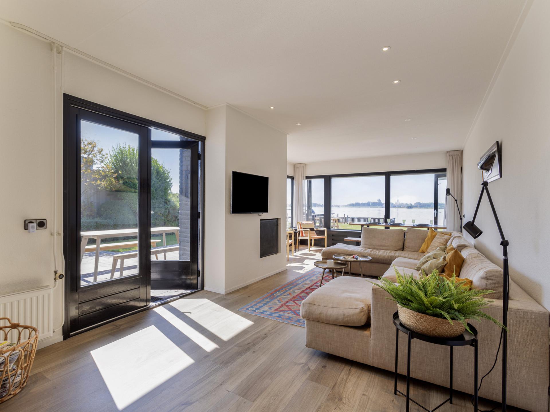 Vrijstaande villa aan het Veerse Meer met eigen aanlegsteiger - foto 3