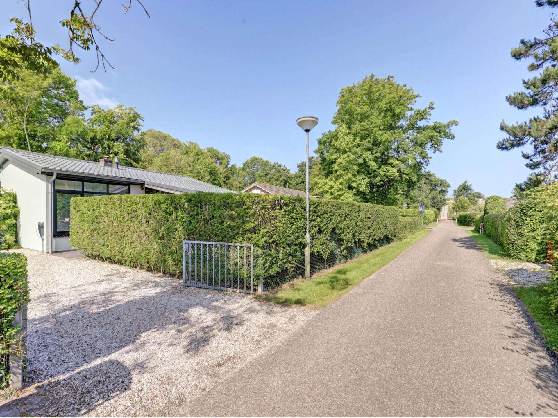 Vrijstaande villa aan zee met zonnige tuin en gashaard, 150m van centrum Kamperland - foto 21