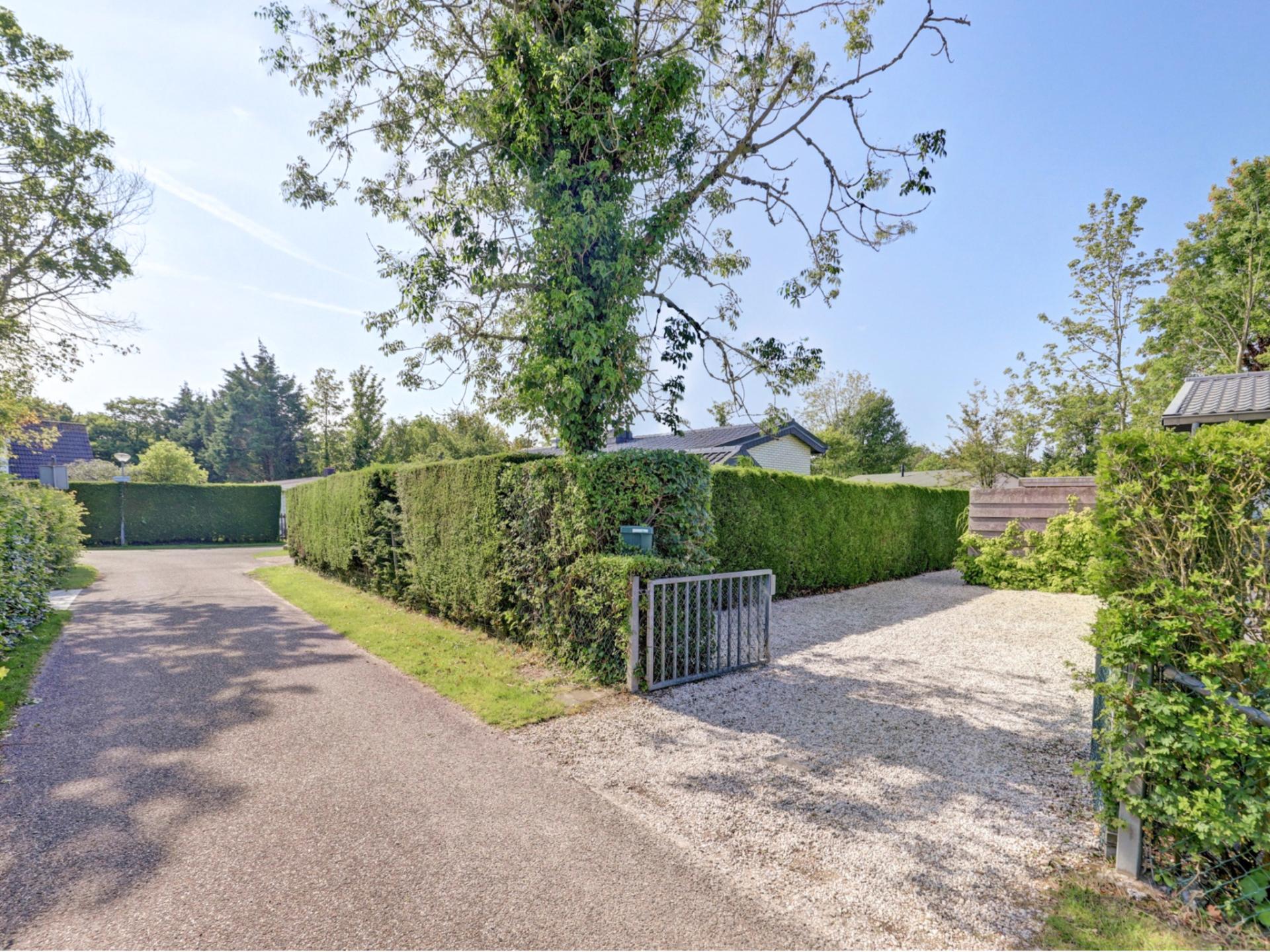Vrijstaande villa aan zee met zonnige tuin en gashaard, 150m van centrum Kamperland - foto 23